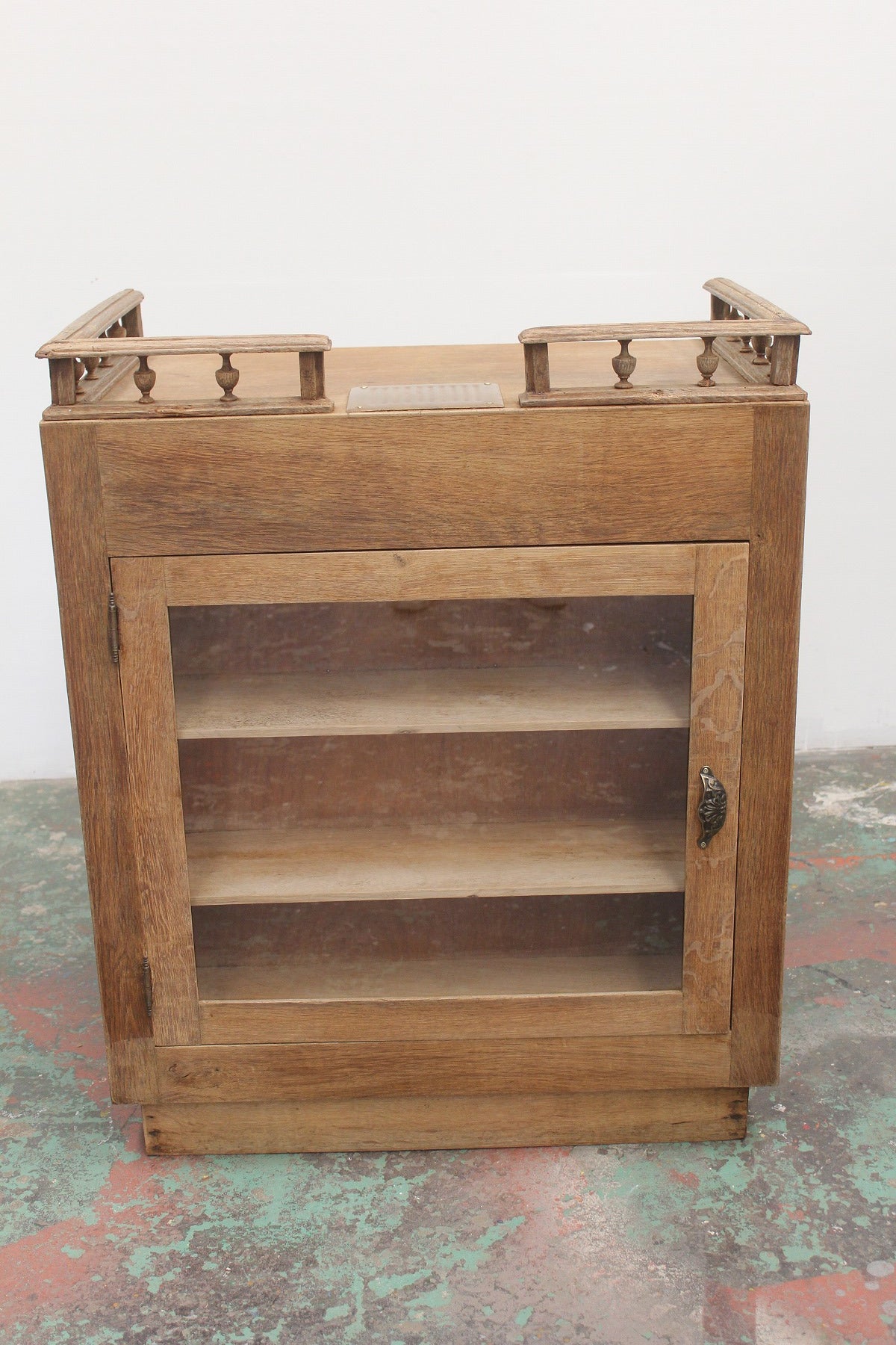 #0890 shop counter