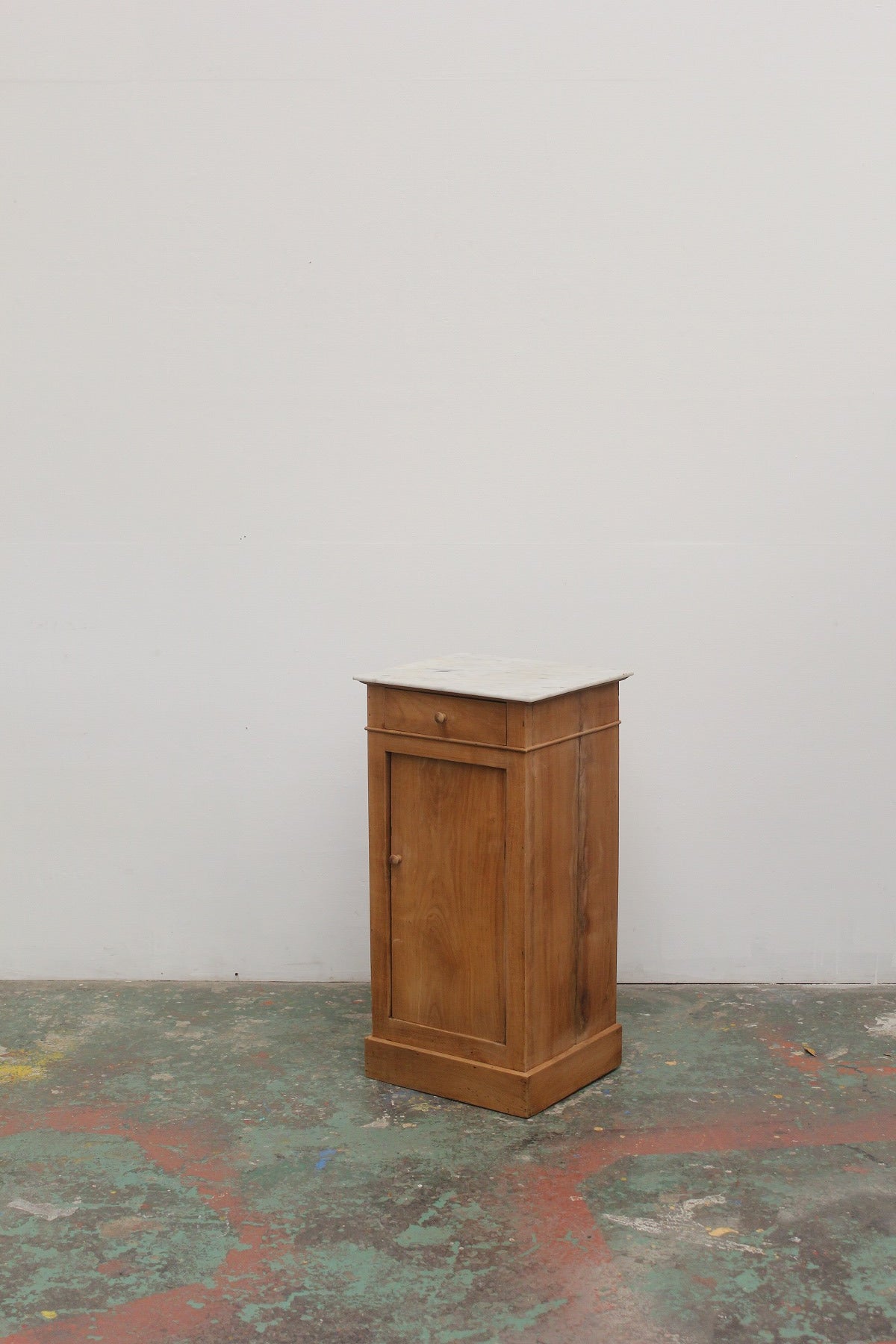 #0898 cabinet