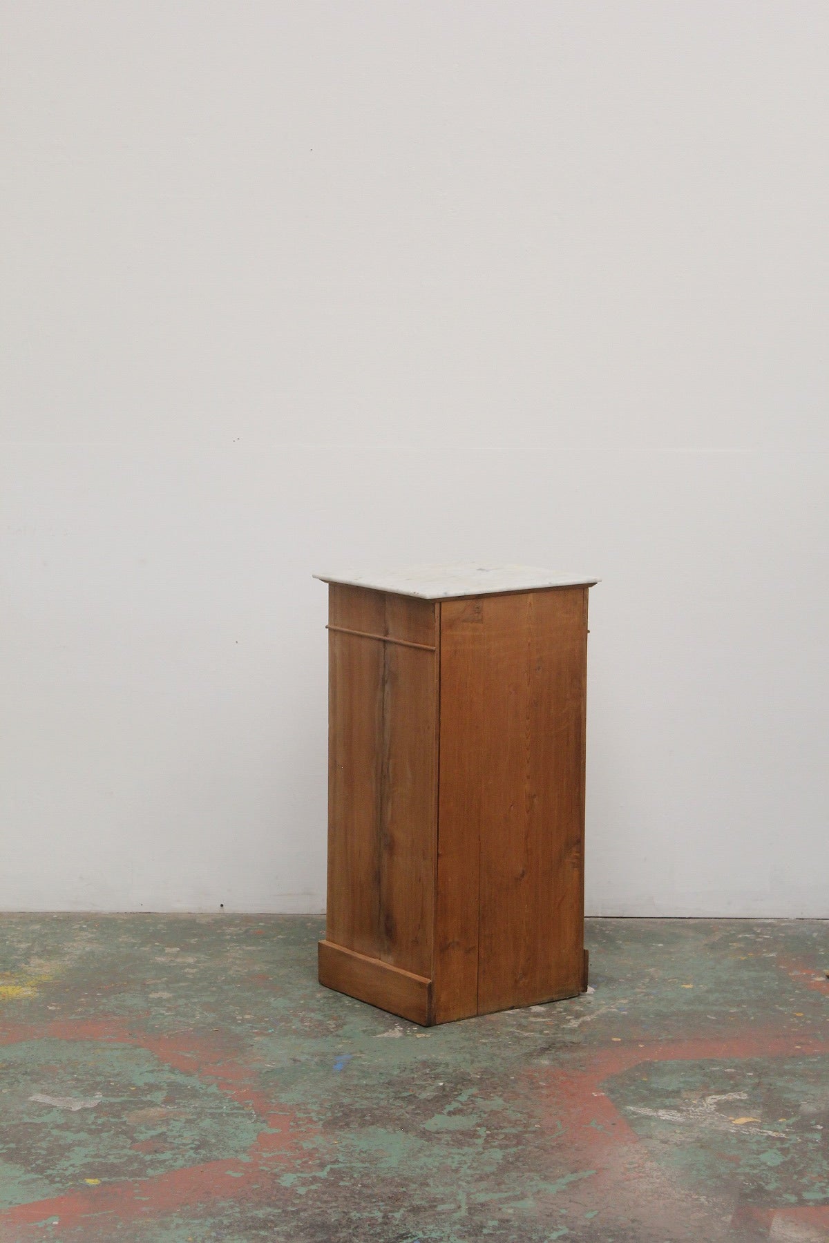 #0898 cabinet