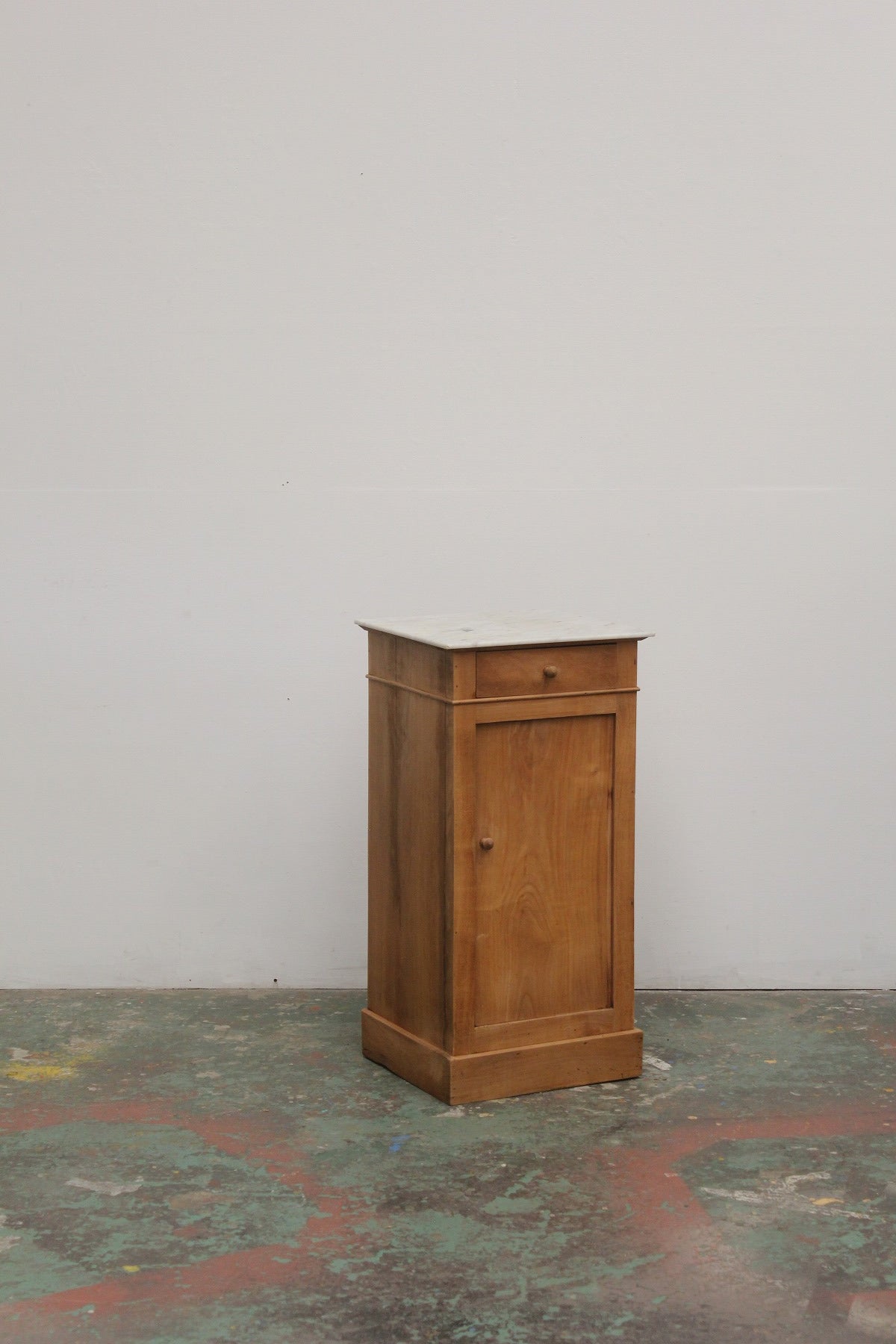 #0898 cabinet