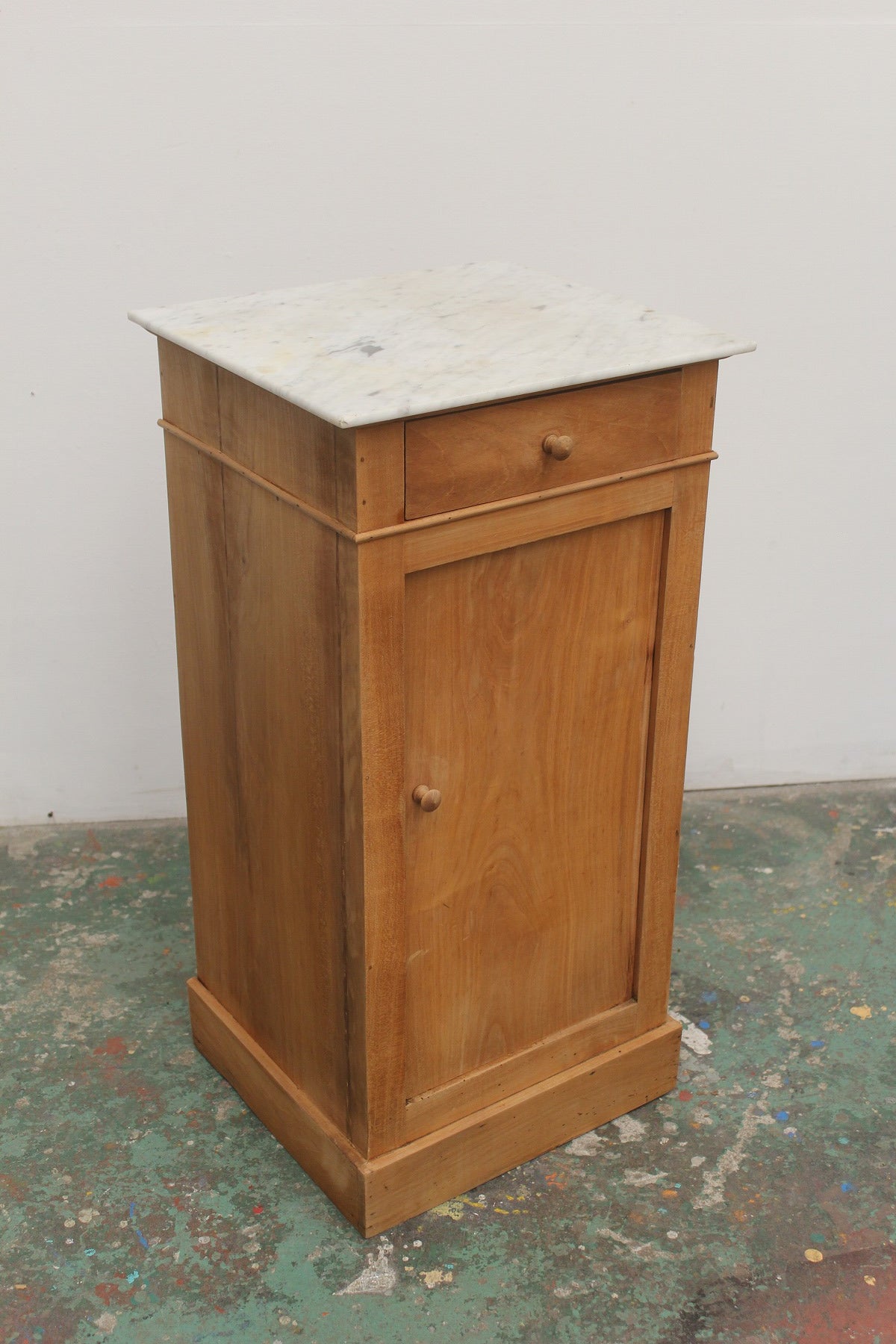 #0898 cabinet