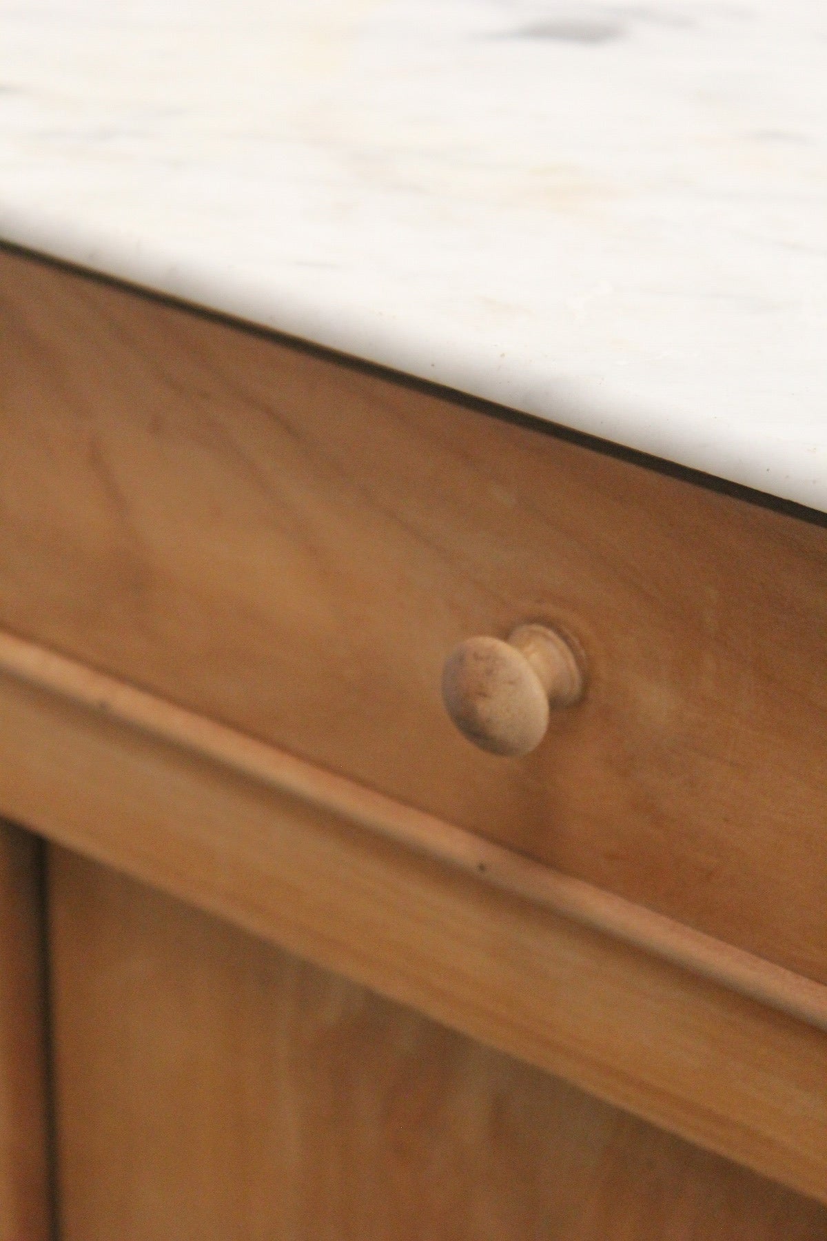 #0898 cabinet