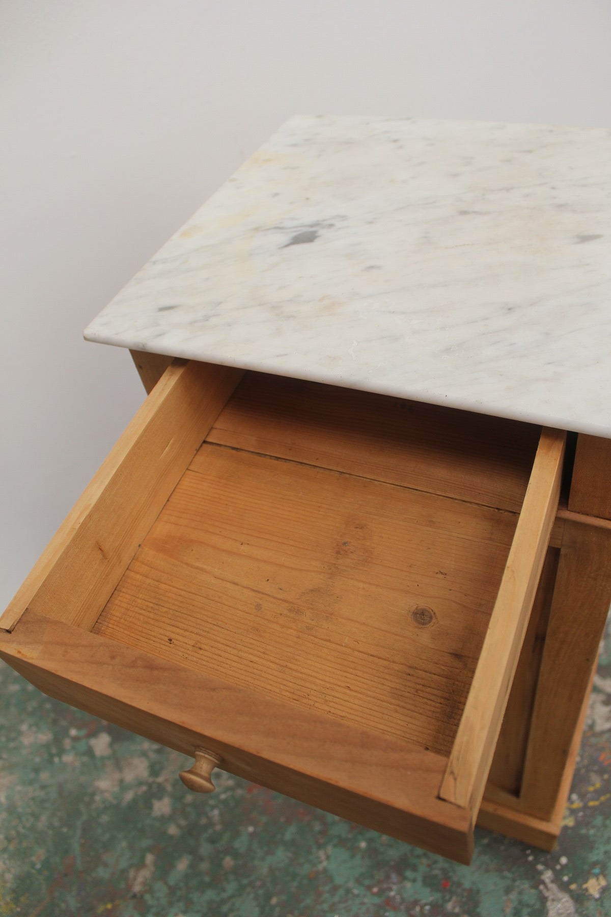 #0898 cabinet