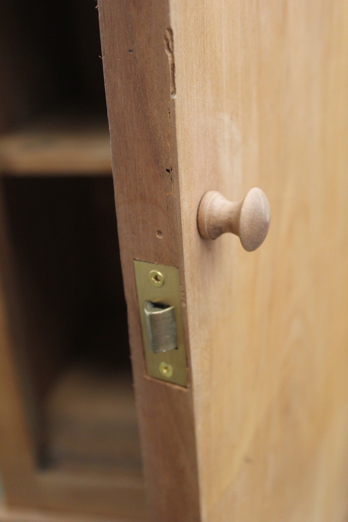 #0898 cabinet