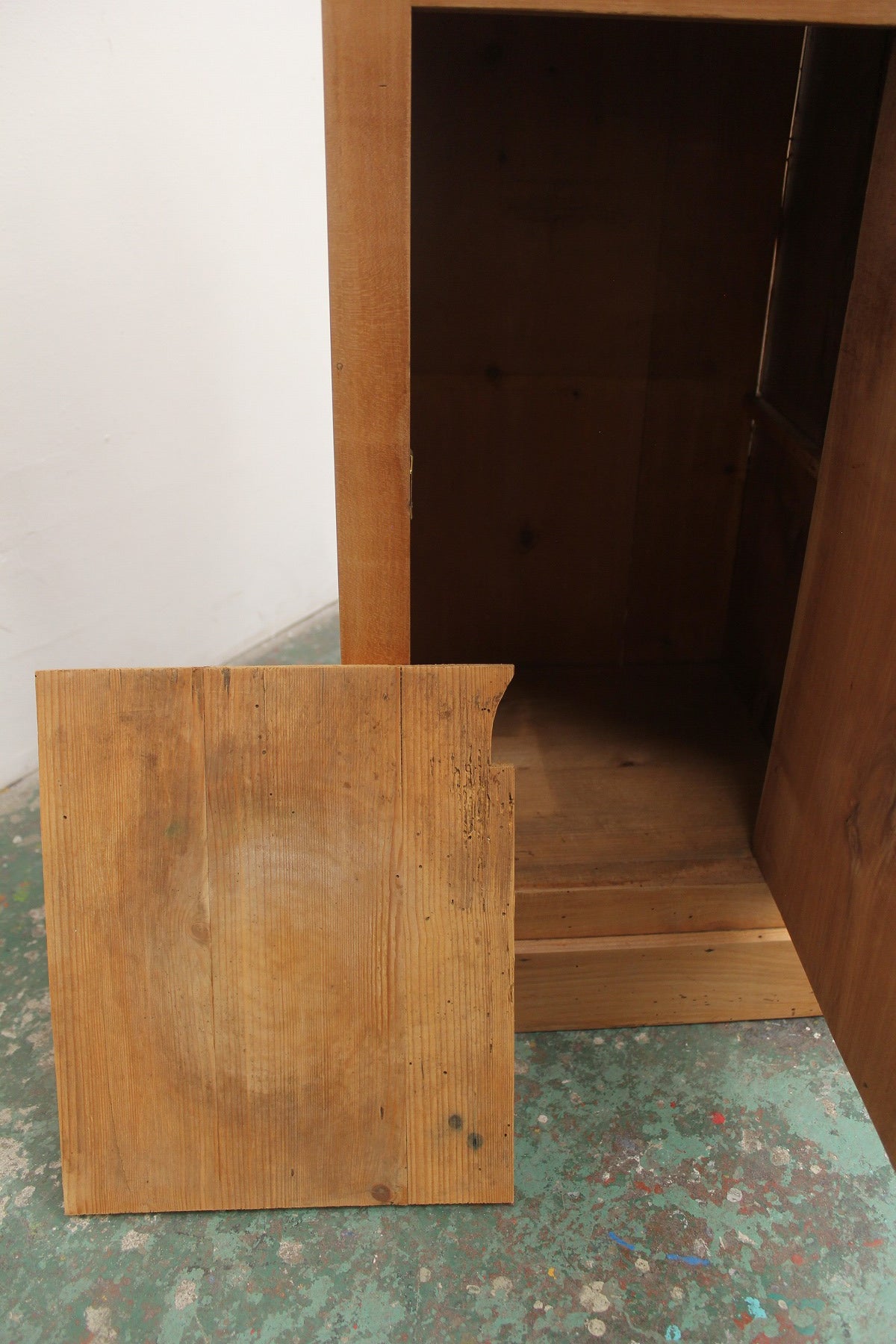 #0898 cabinet