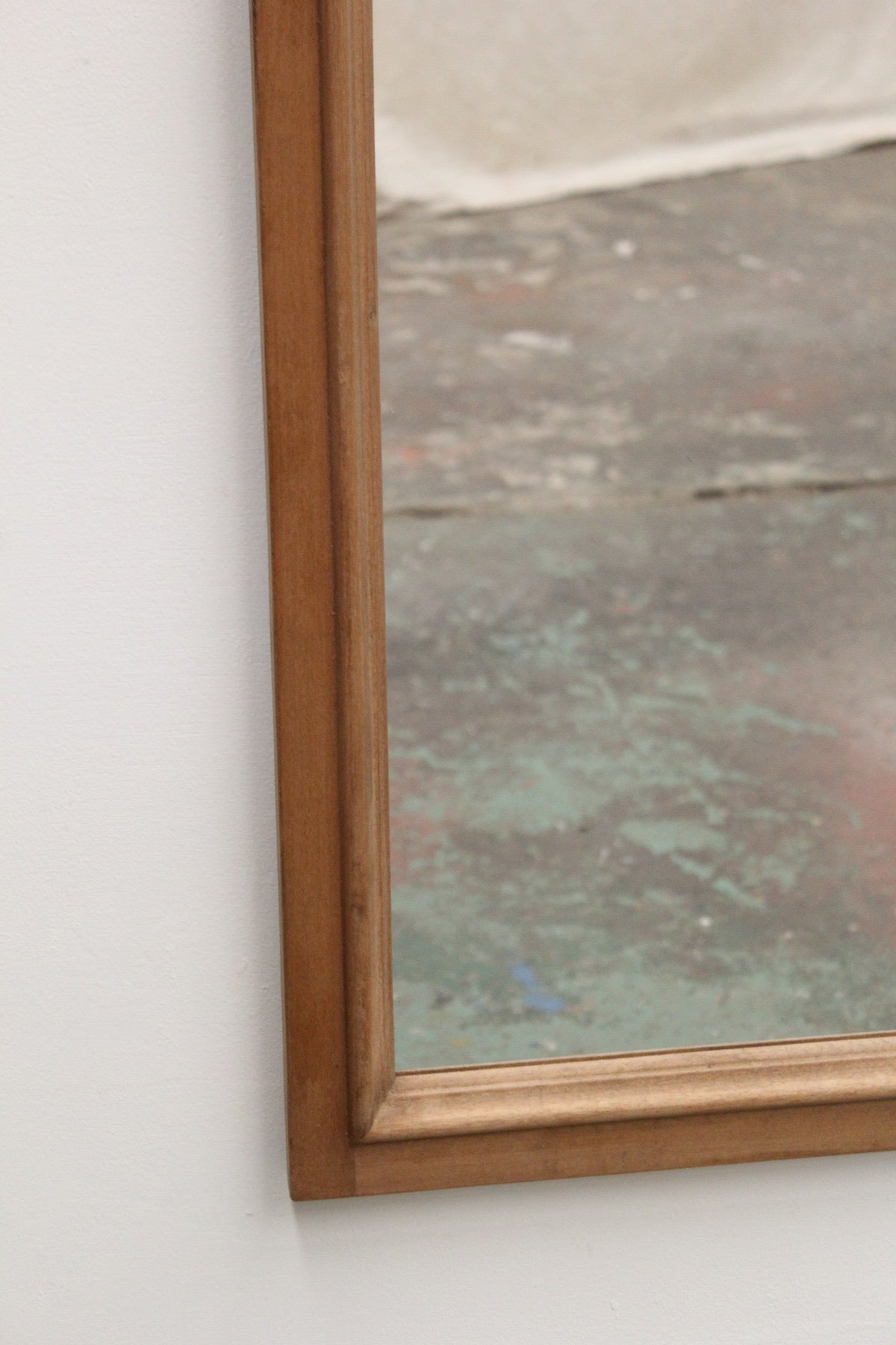 #0900 mirror
