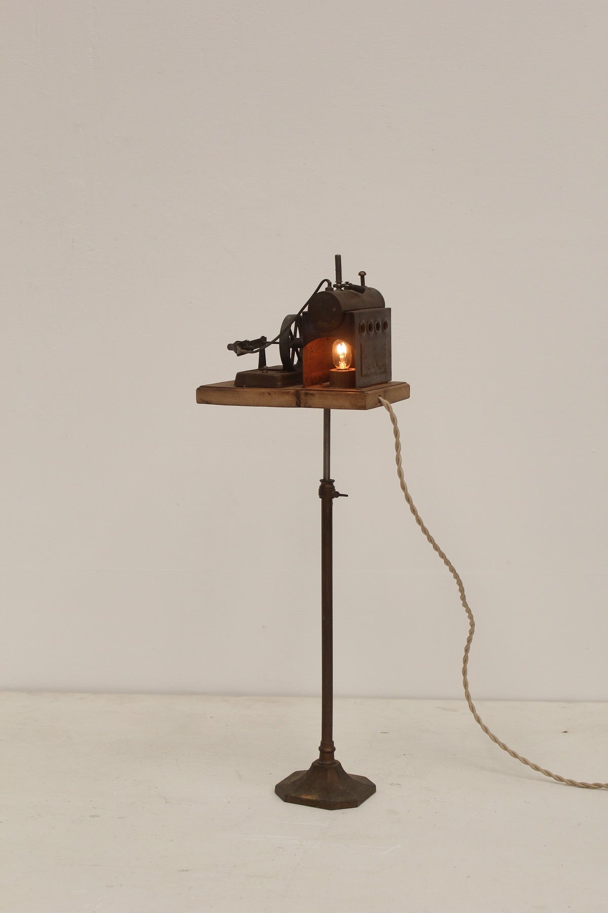 #0902 lamp