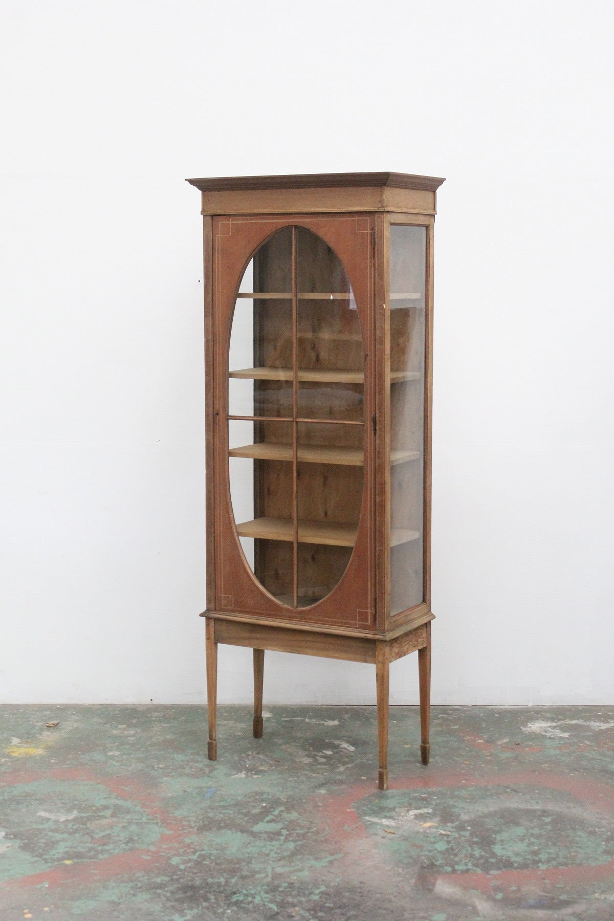 #0906 glass cabinet
