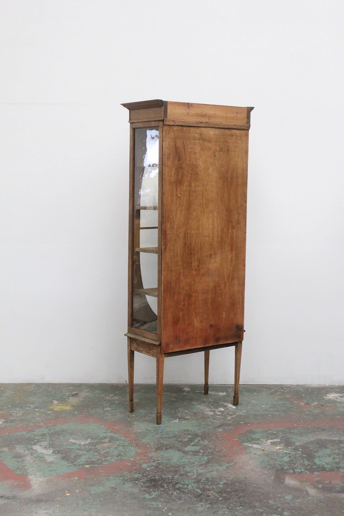 #0906 glass cabinet
