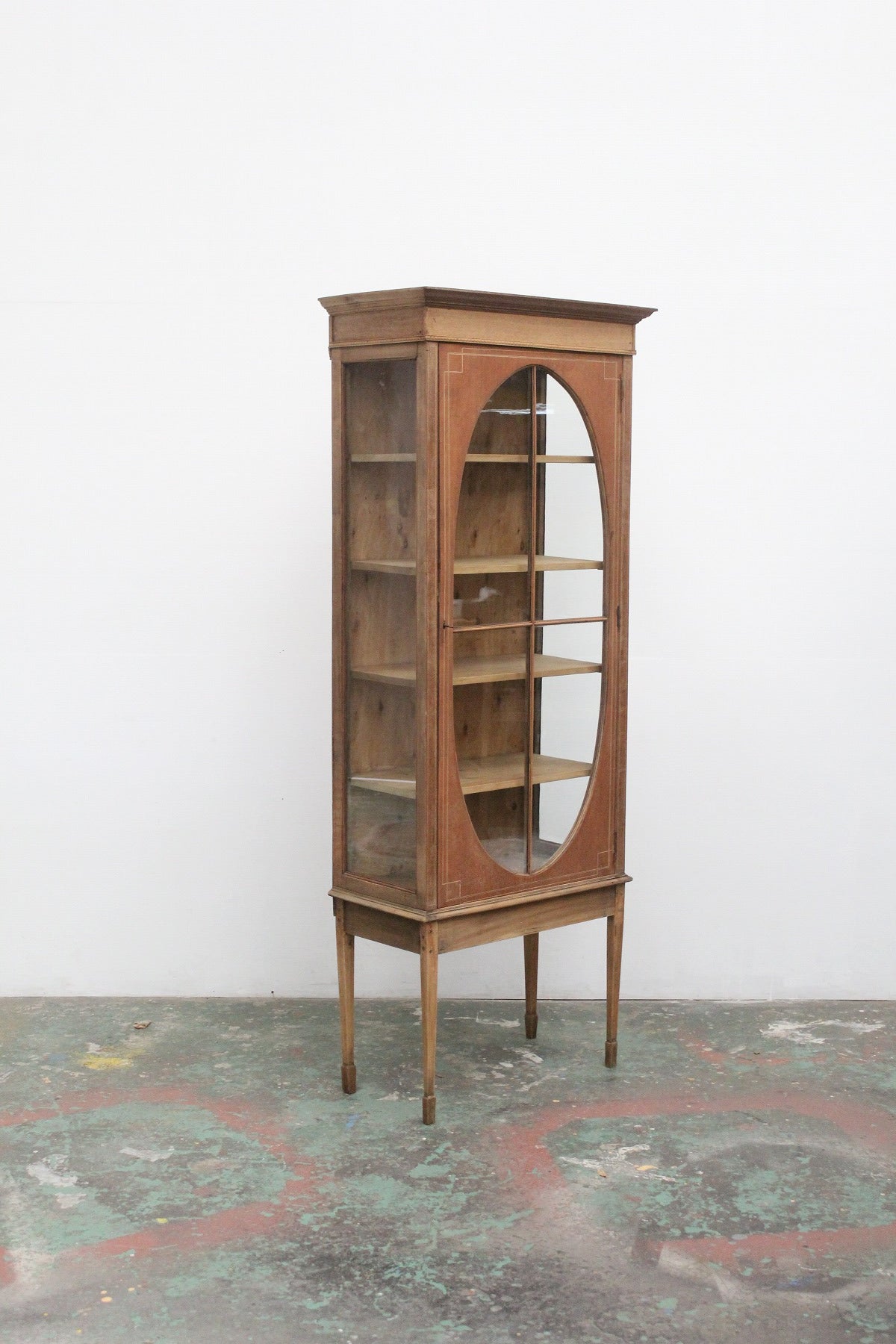 #0906 glass cabinet