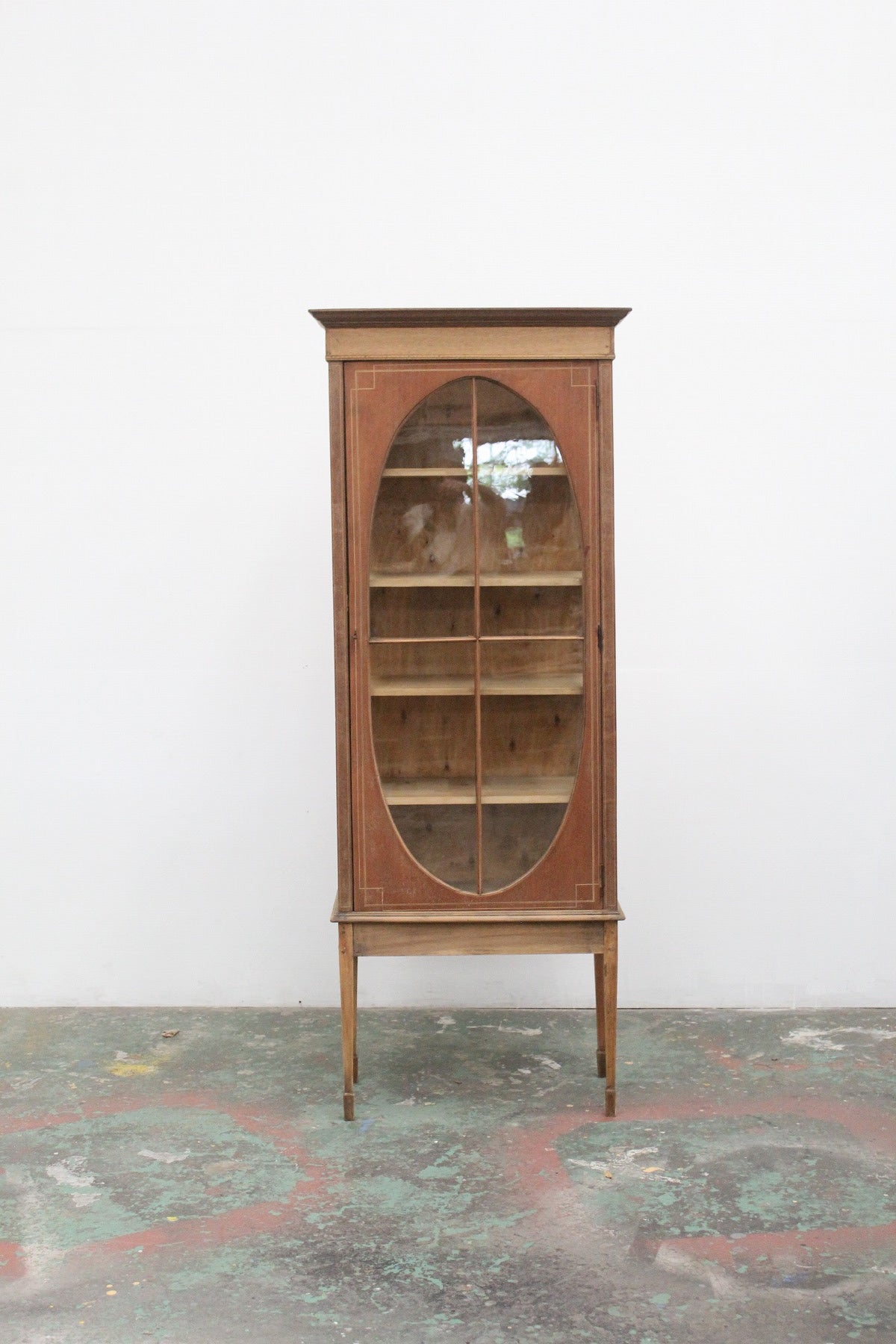 #0906 glass cabinet