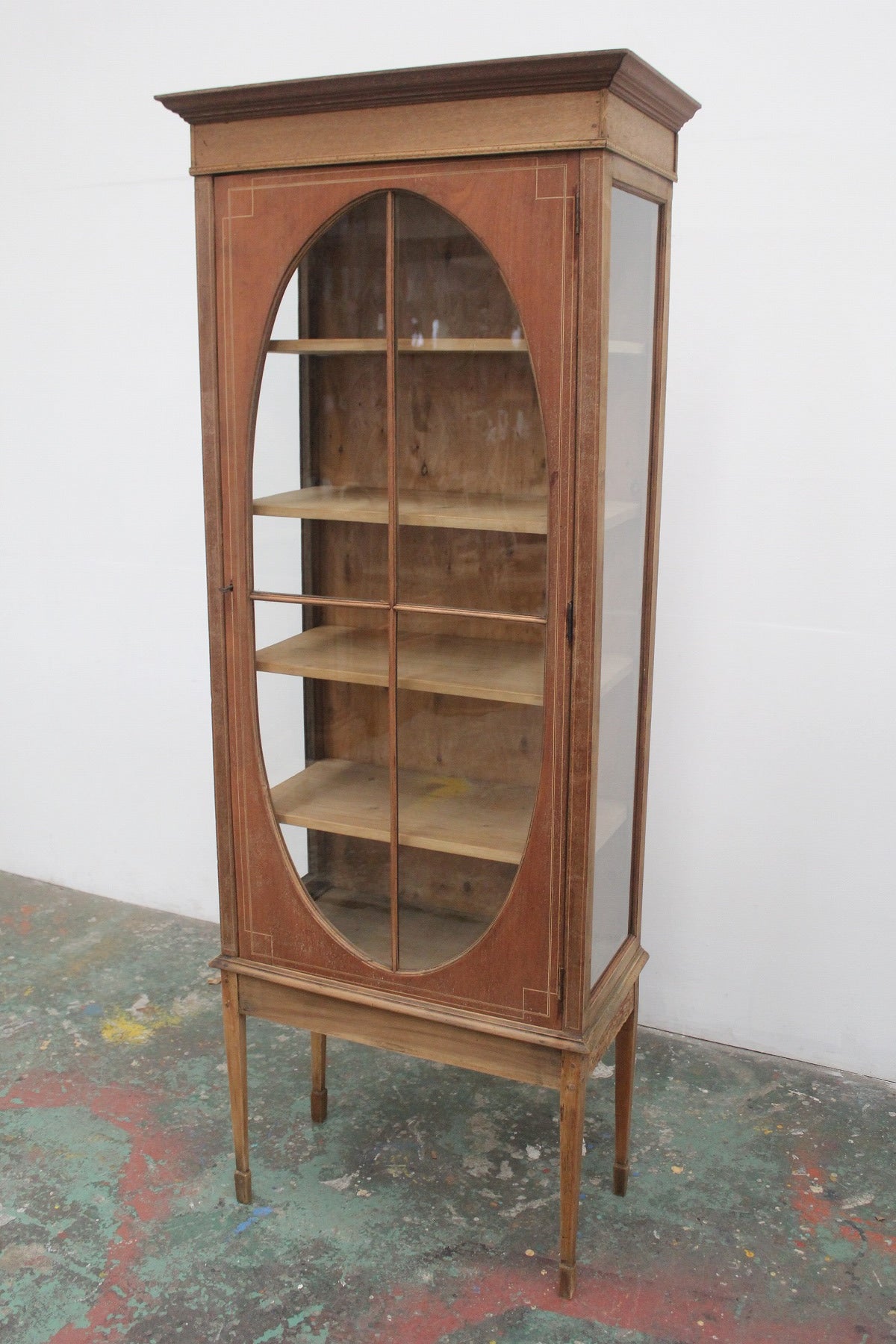 #0906 glass cabinet