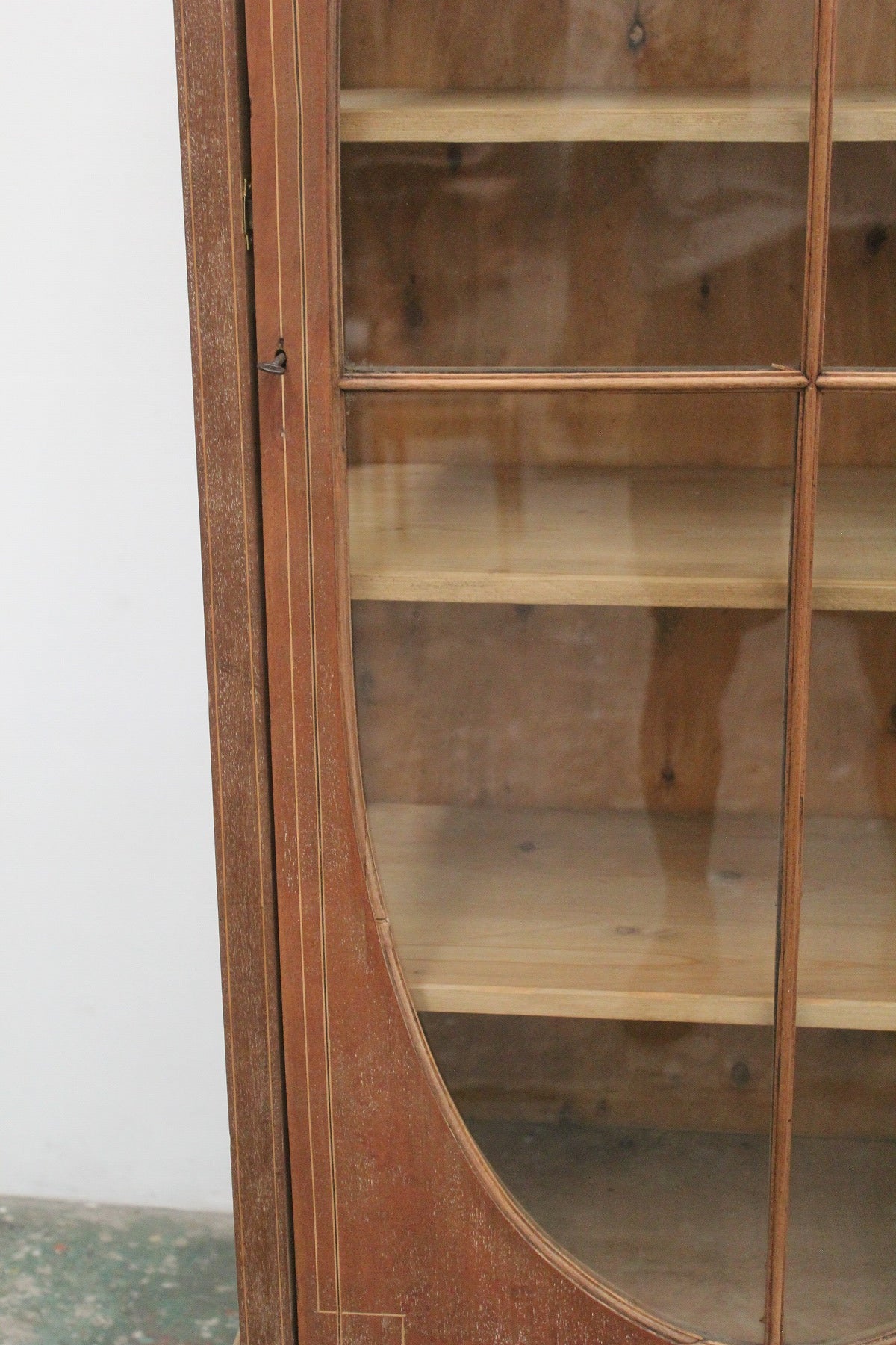 #0906 glass cabinet