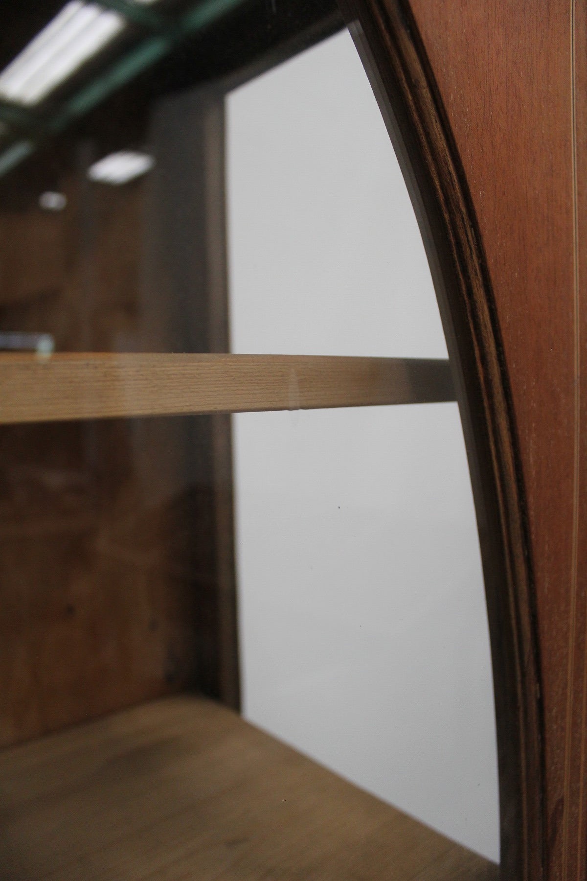 #0906 glass cabinet