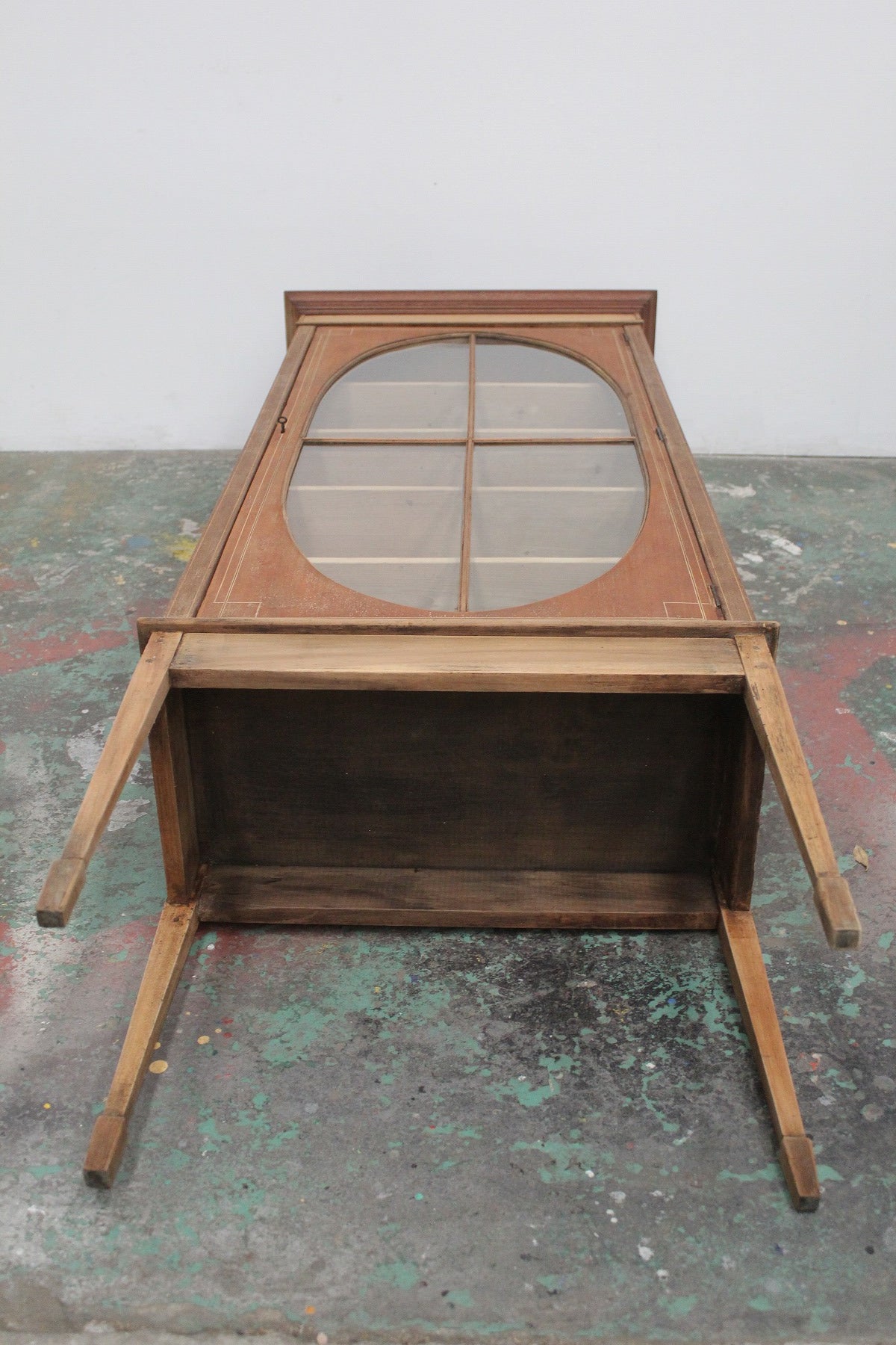 #0906 glass cabinet