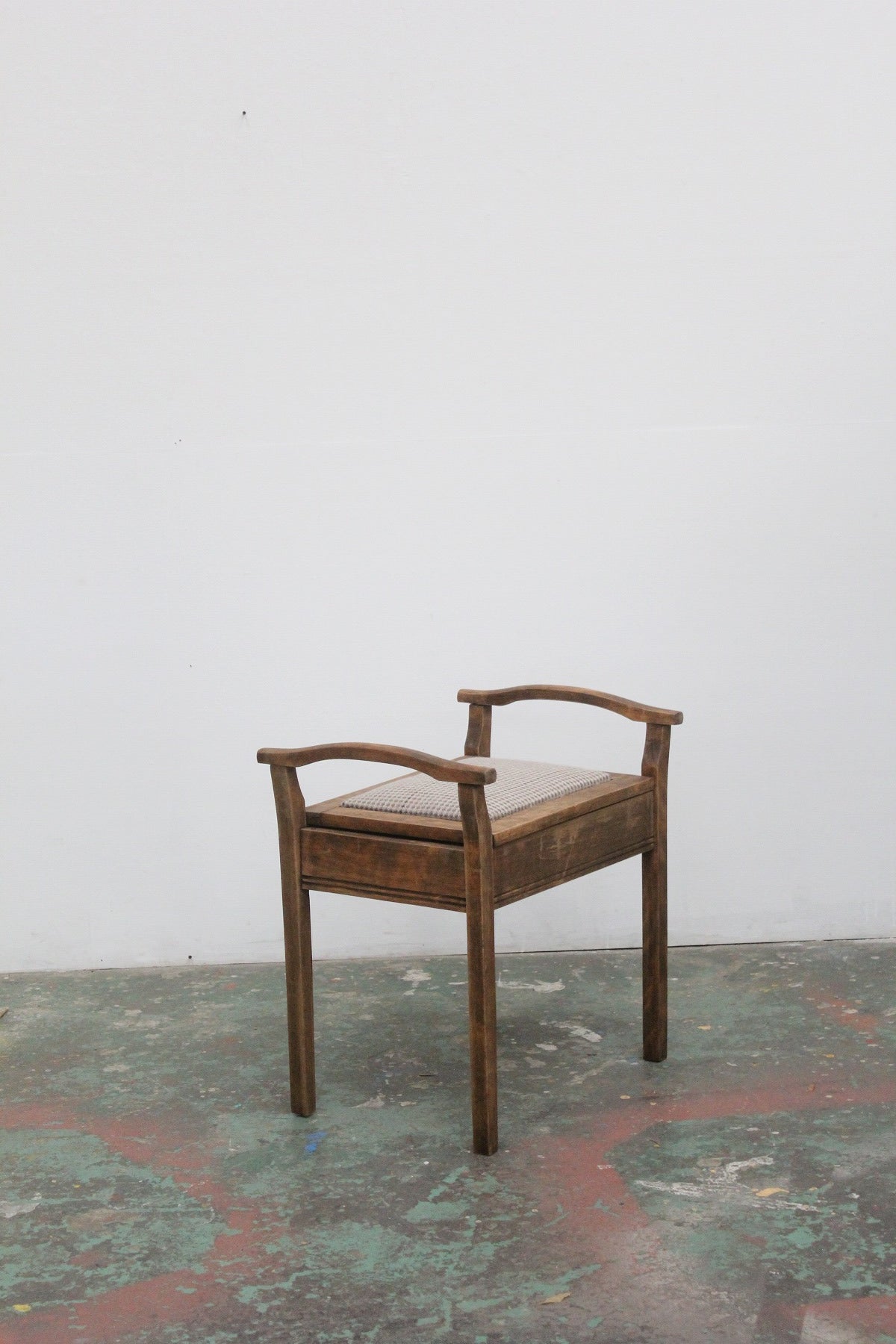 #0910 stool