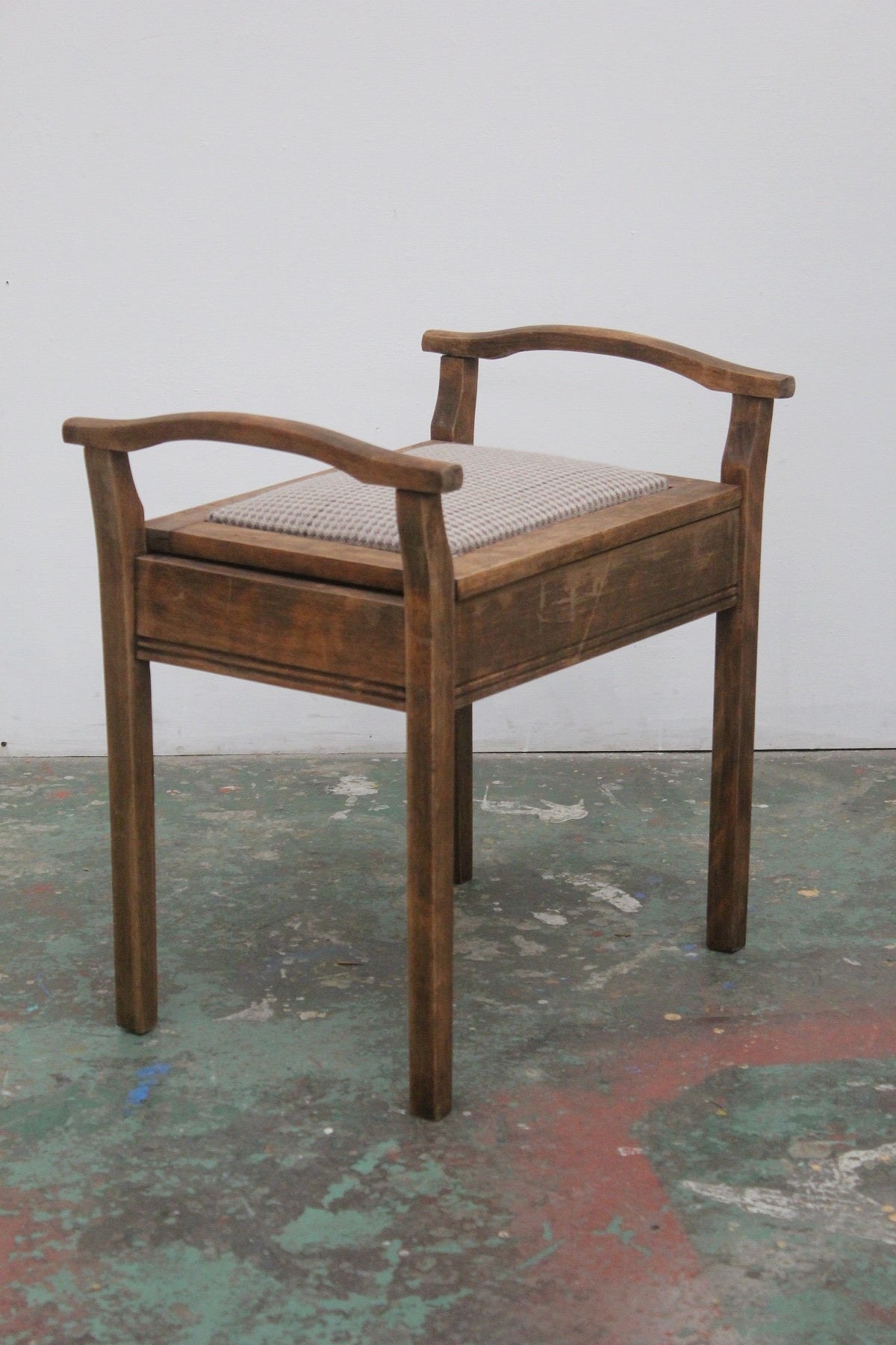#0910 stool