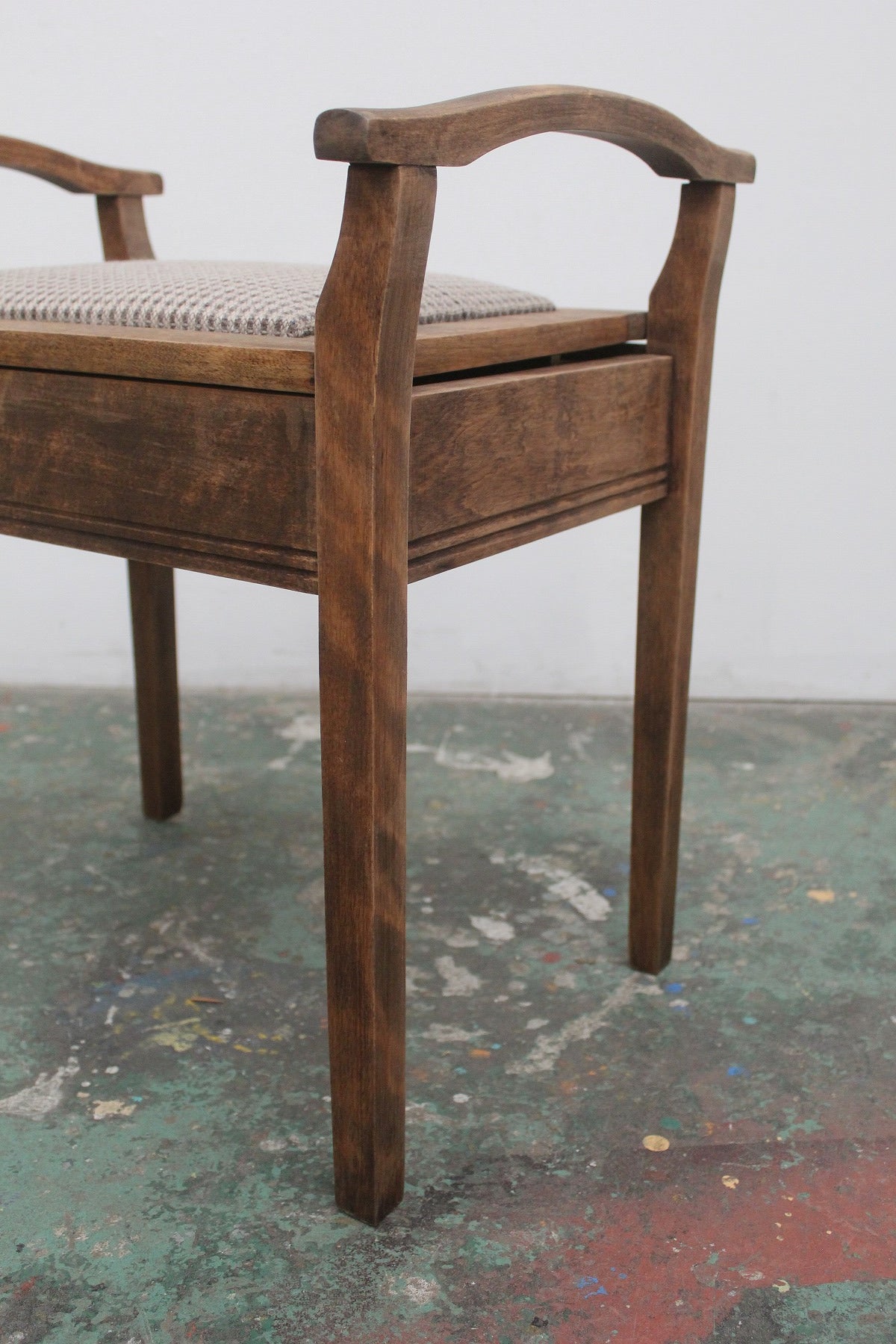 #0910 stool