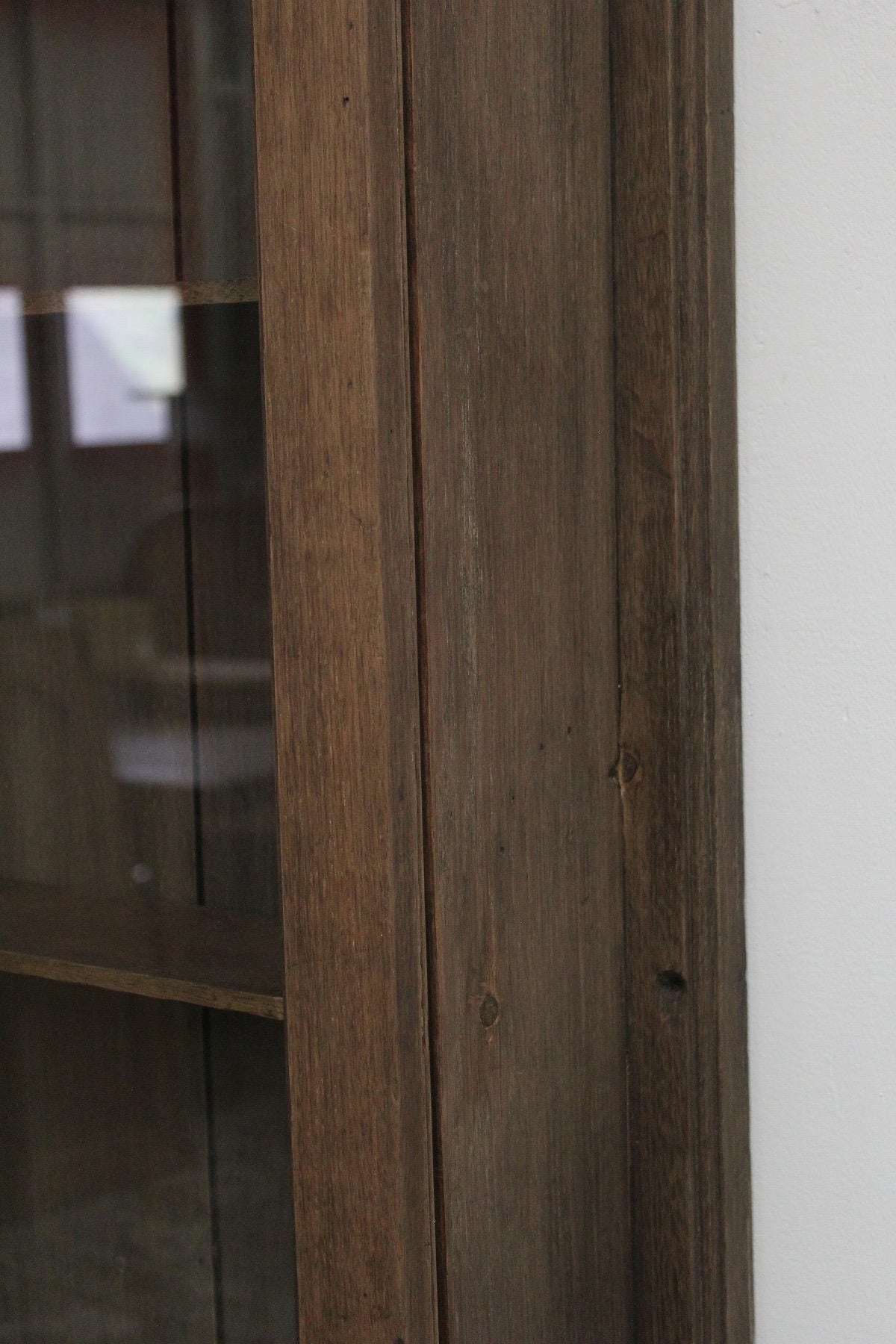 #0913 glass cabinet