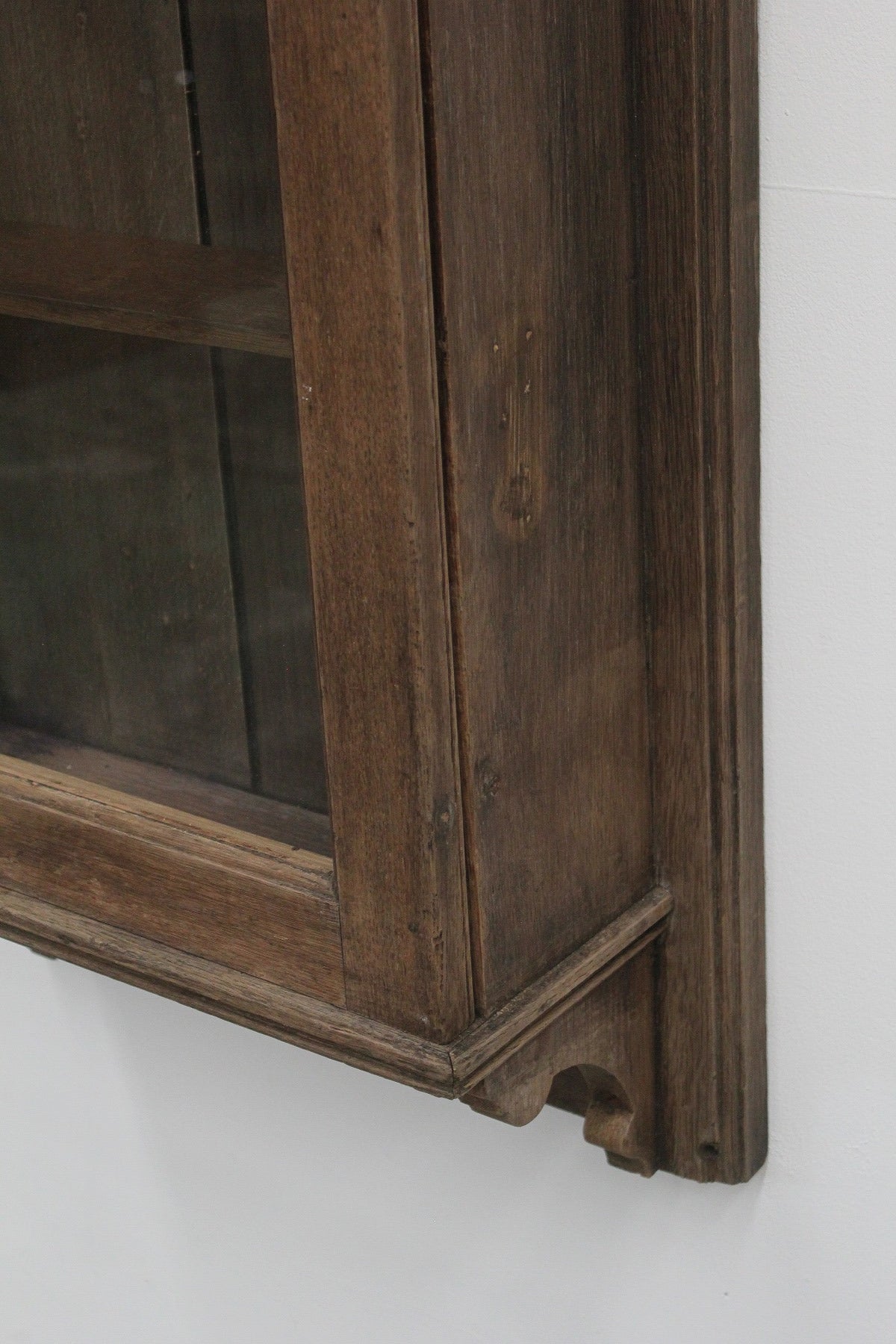 #0913 glass cabinet