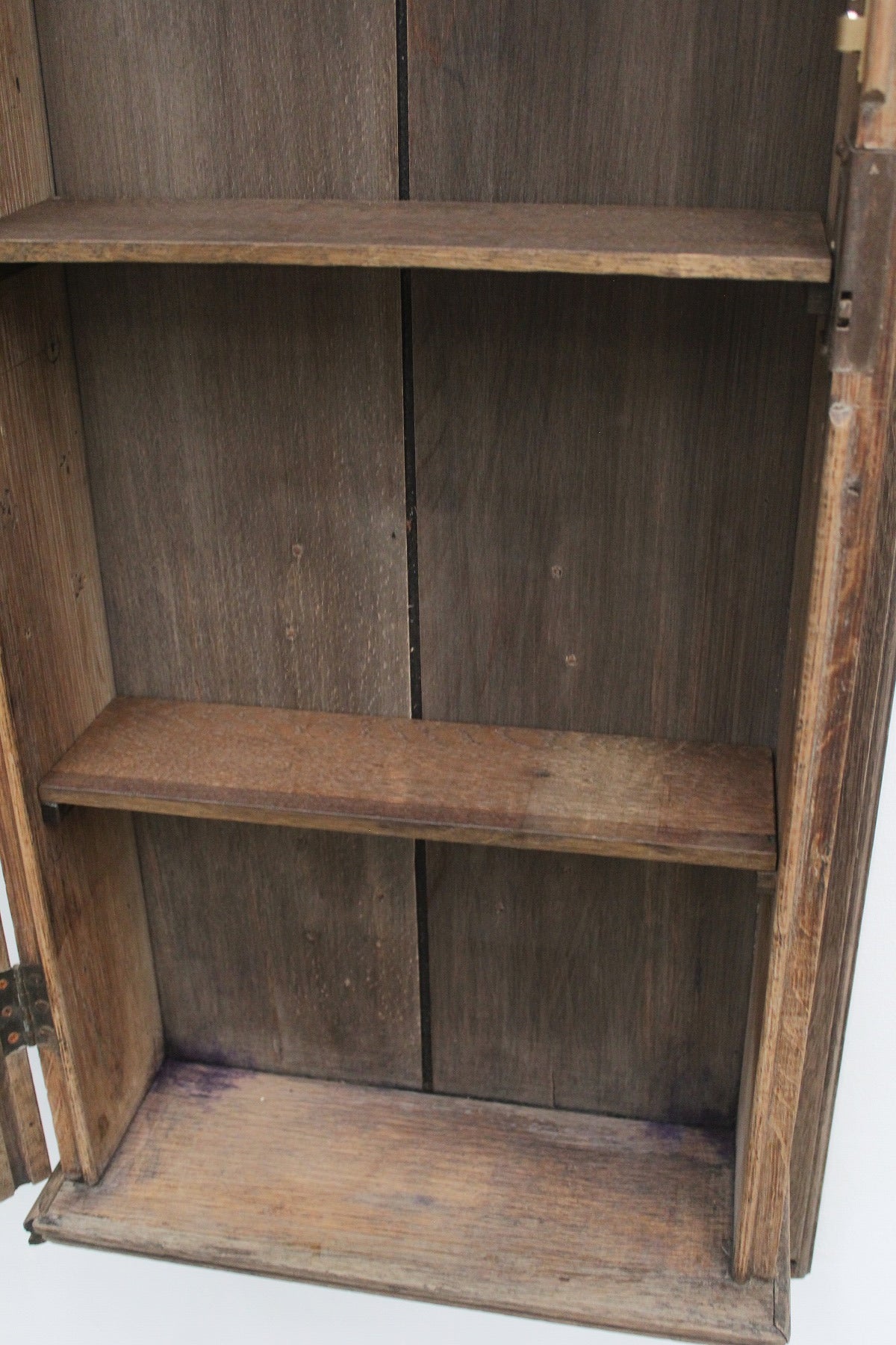 #0913 glass cabinet