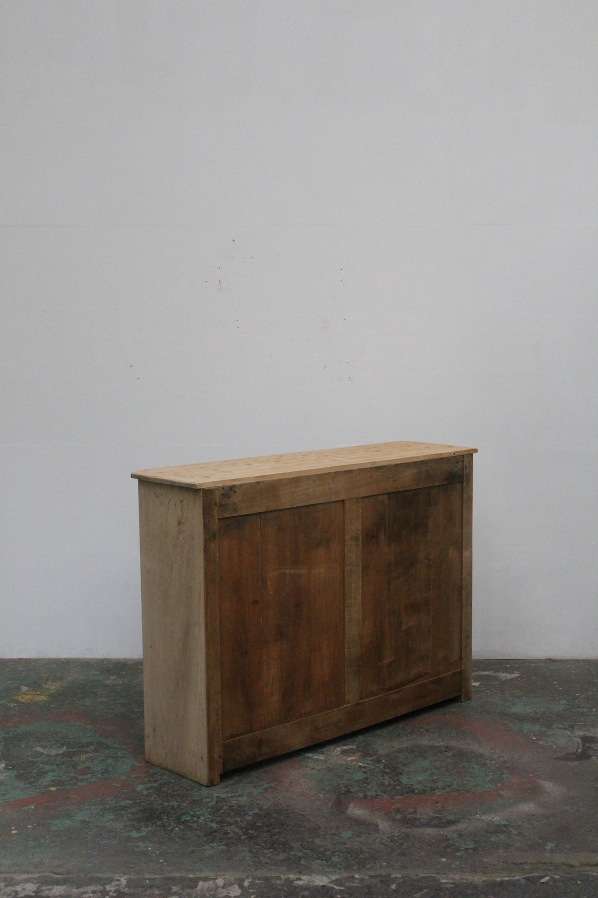 #1130 glass cabinet