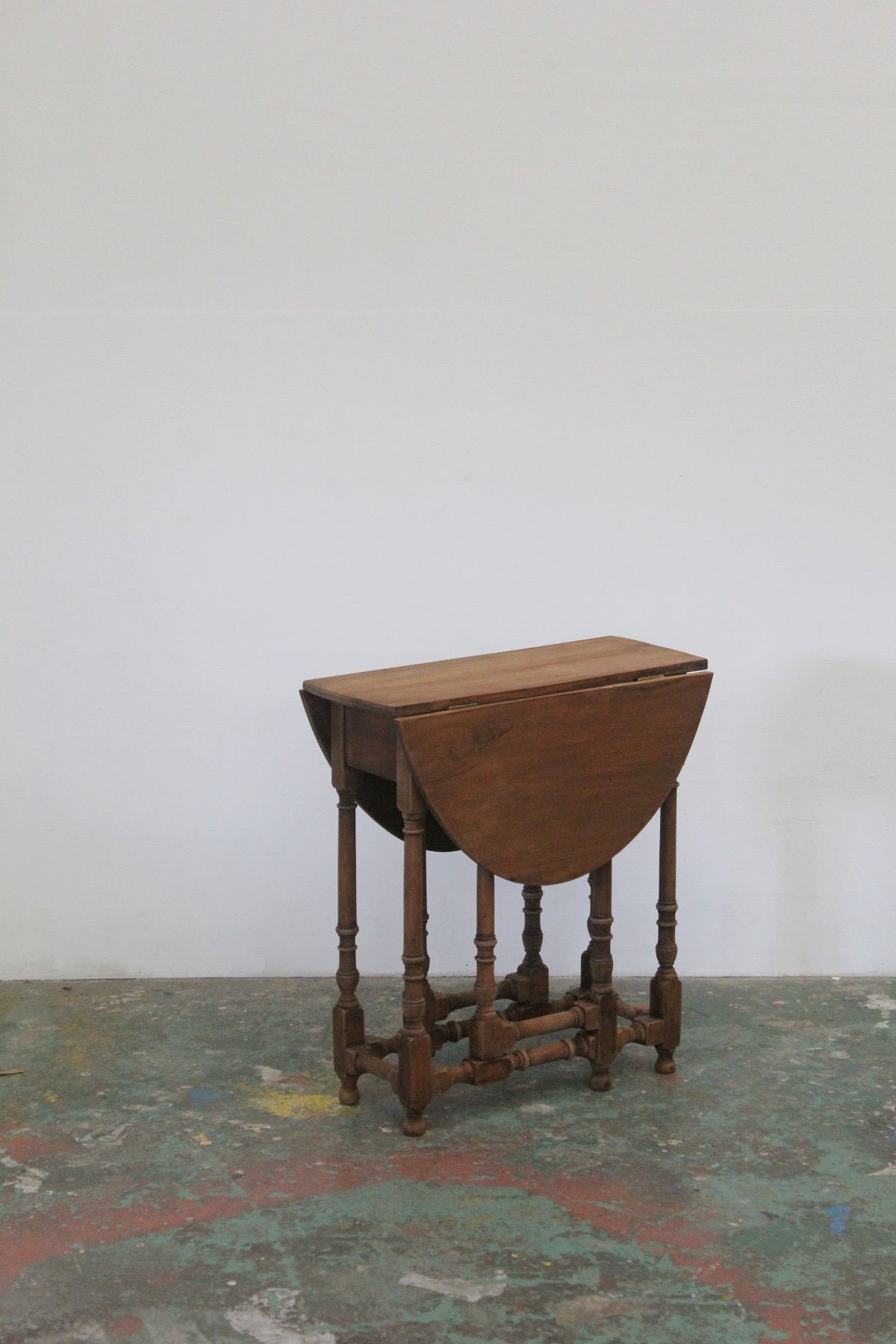 #0930 gateleg table