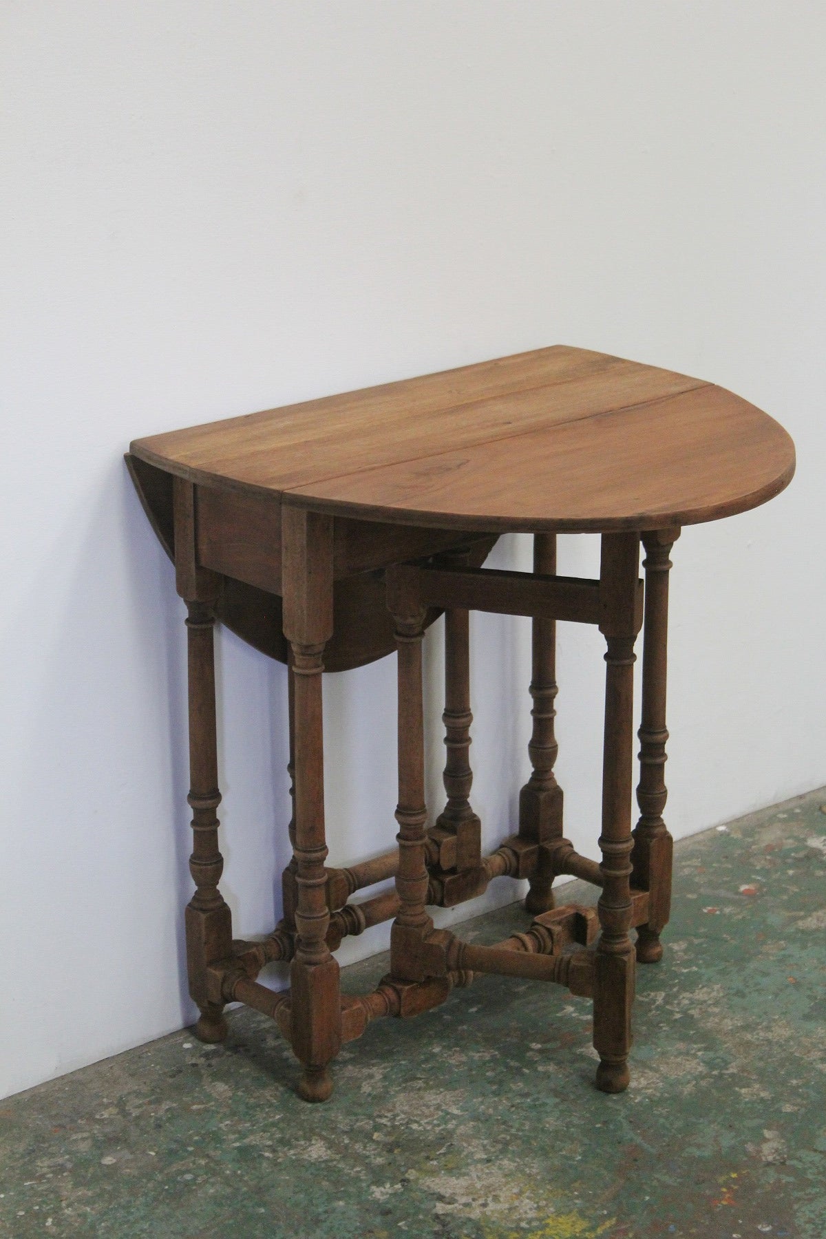 #0930 gateleg table