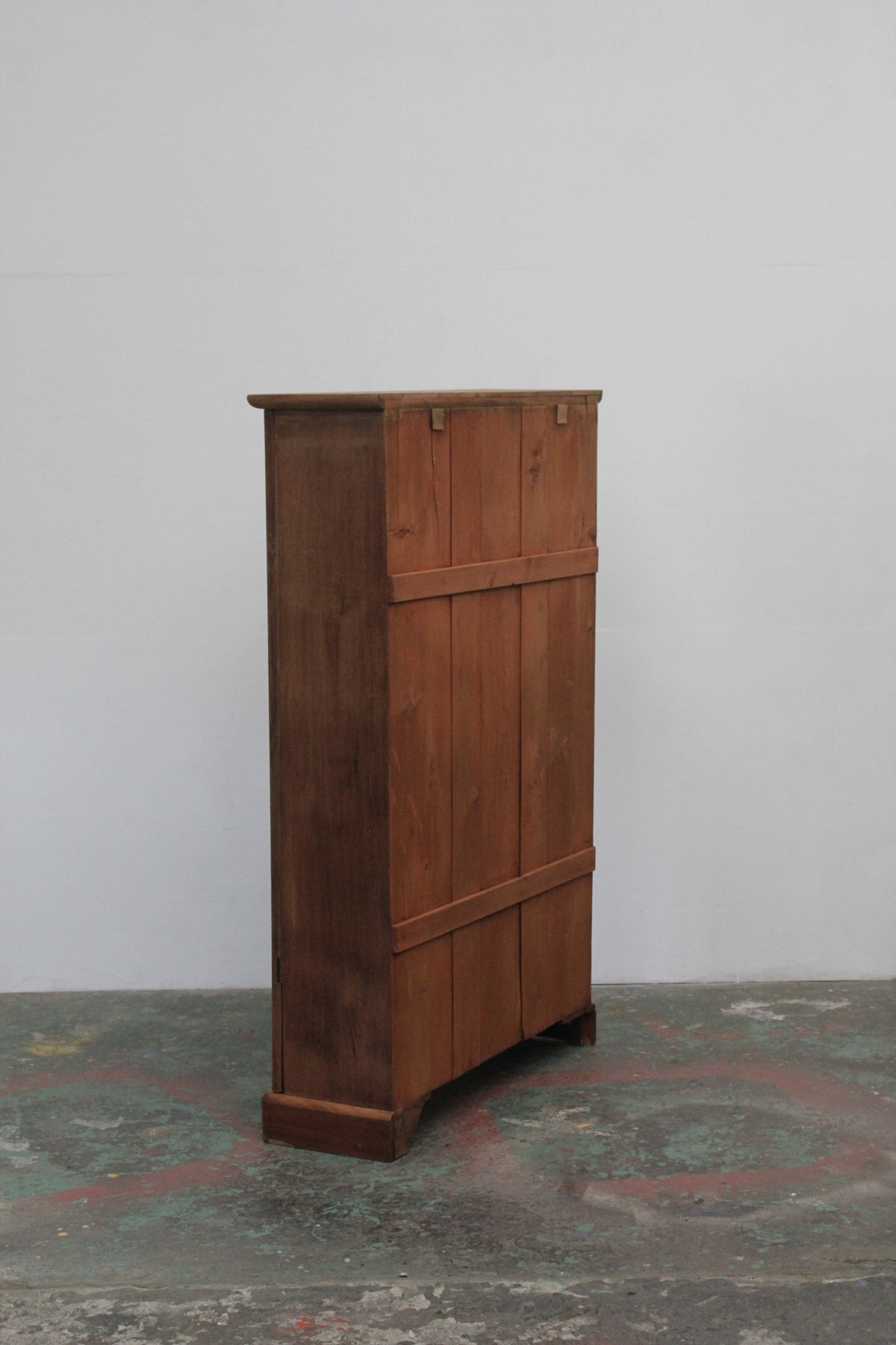 #1563 glass cabinet