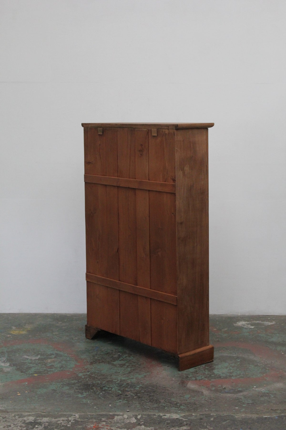 #1563 glass cabinet