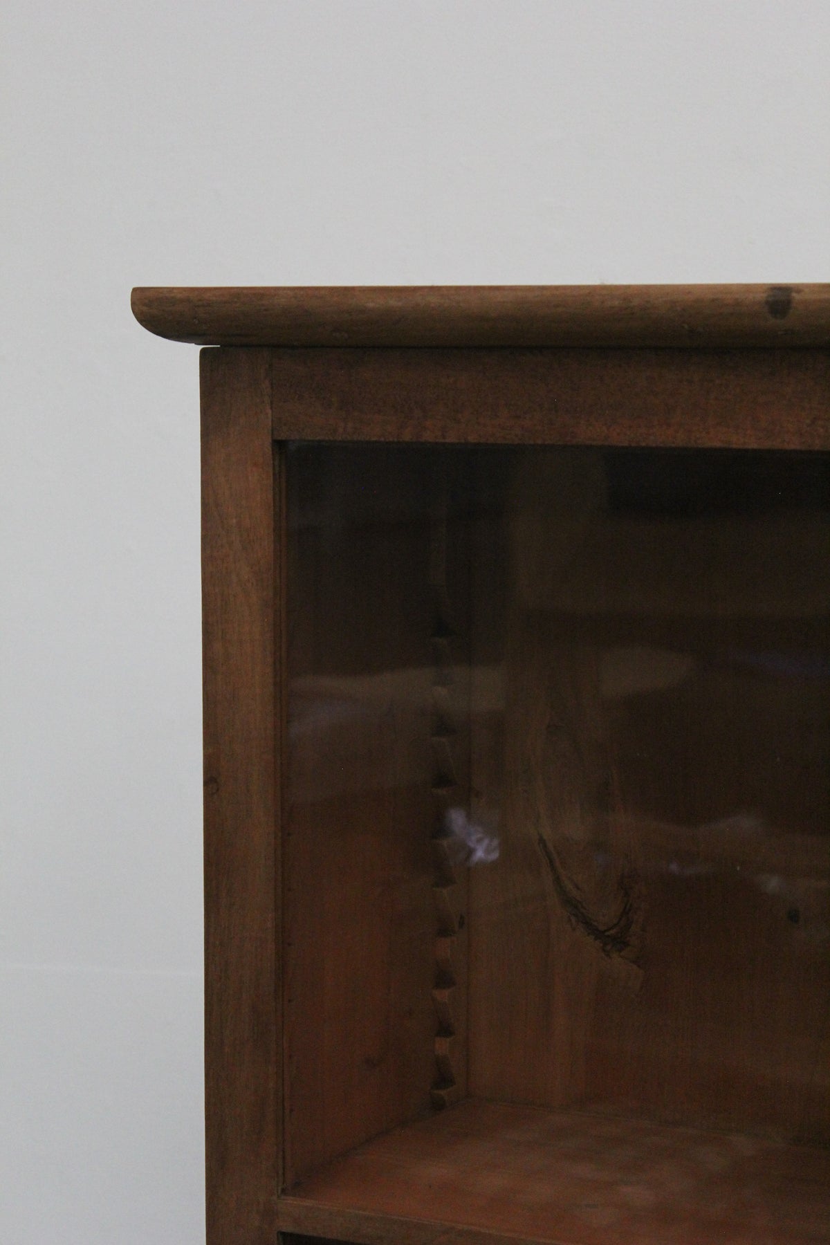 #1563 glass cabinet
