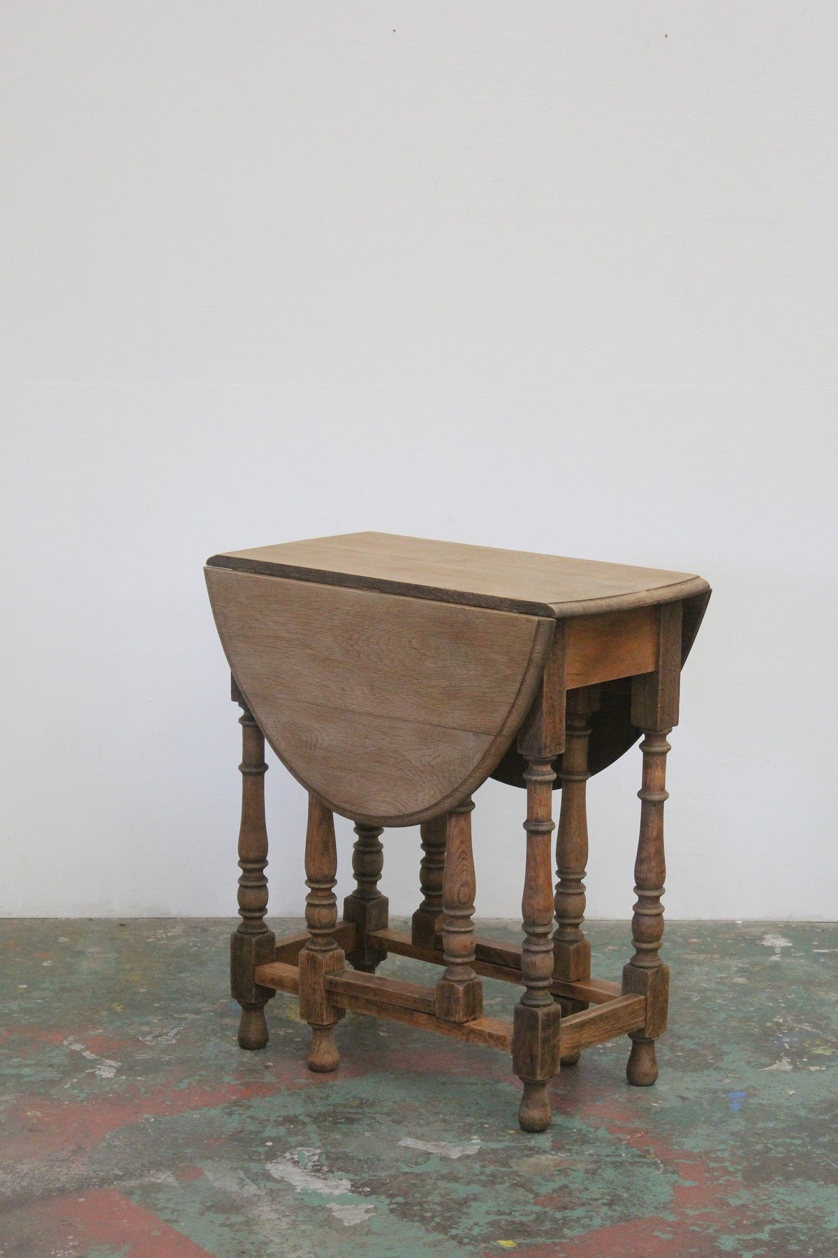 #0935 gateleg table