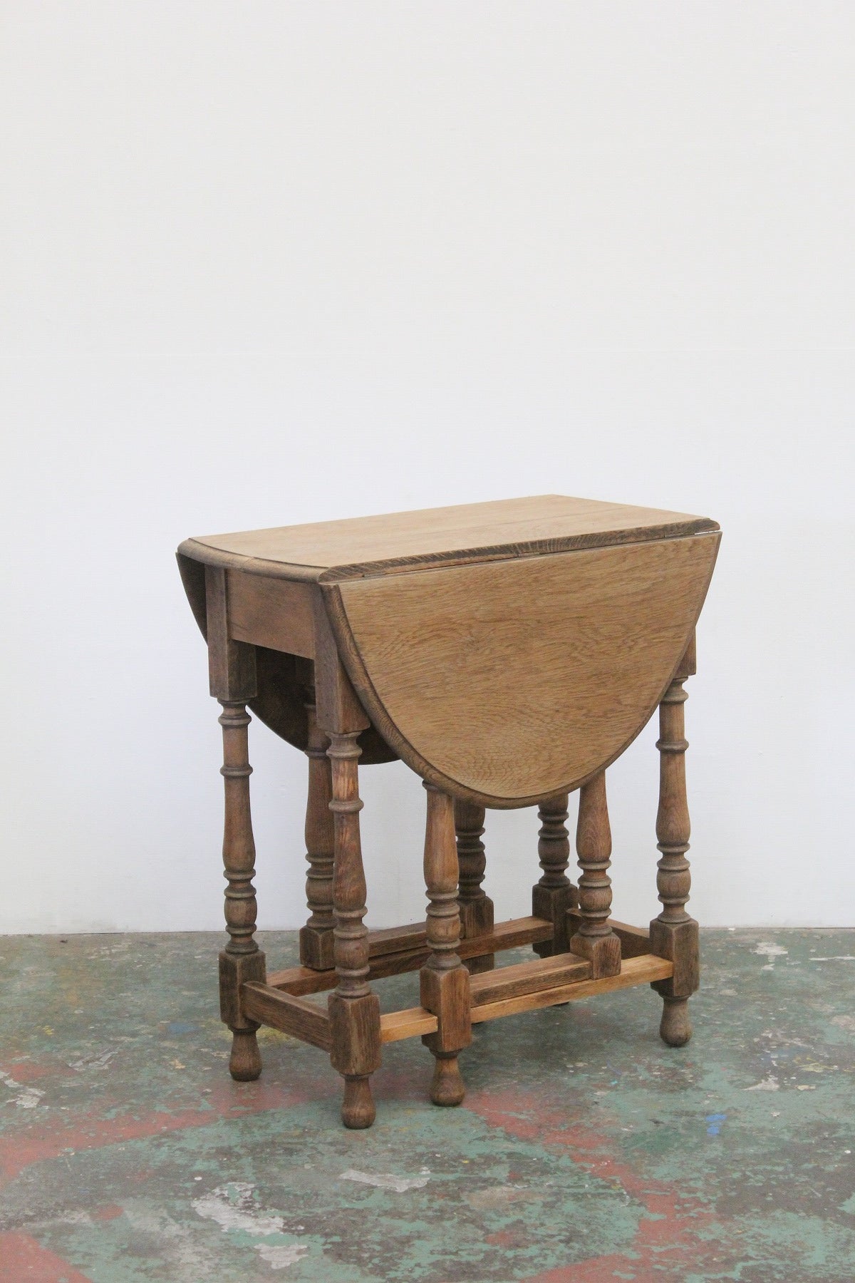 #0935 gateleg table