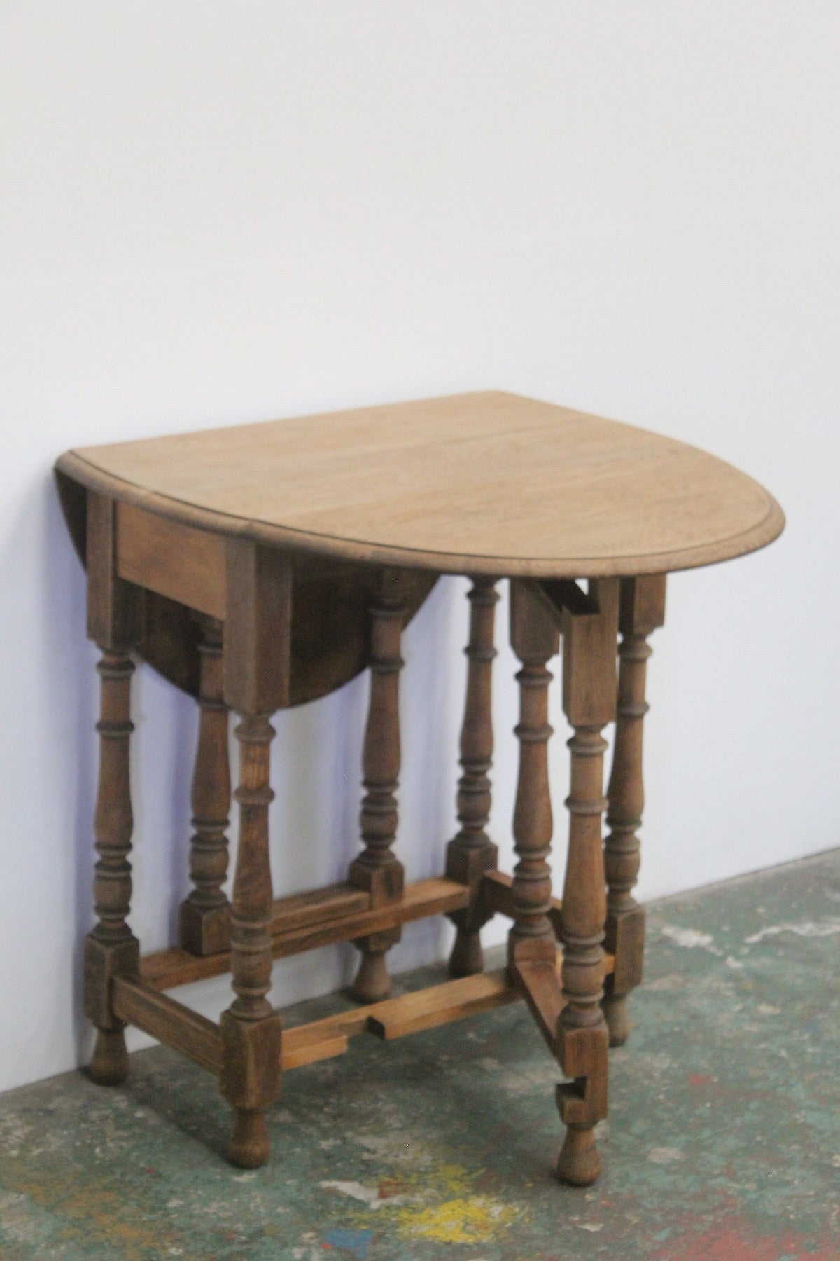 #0935 gateleg table