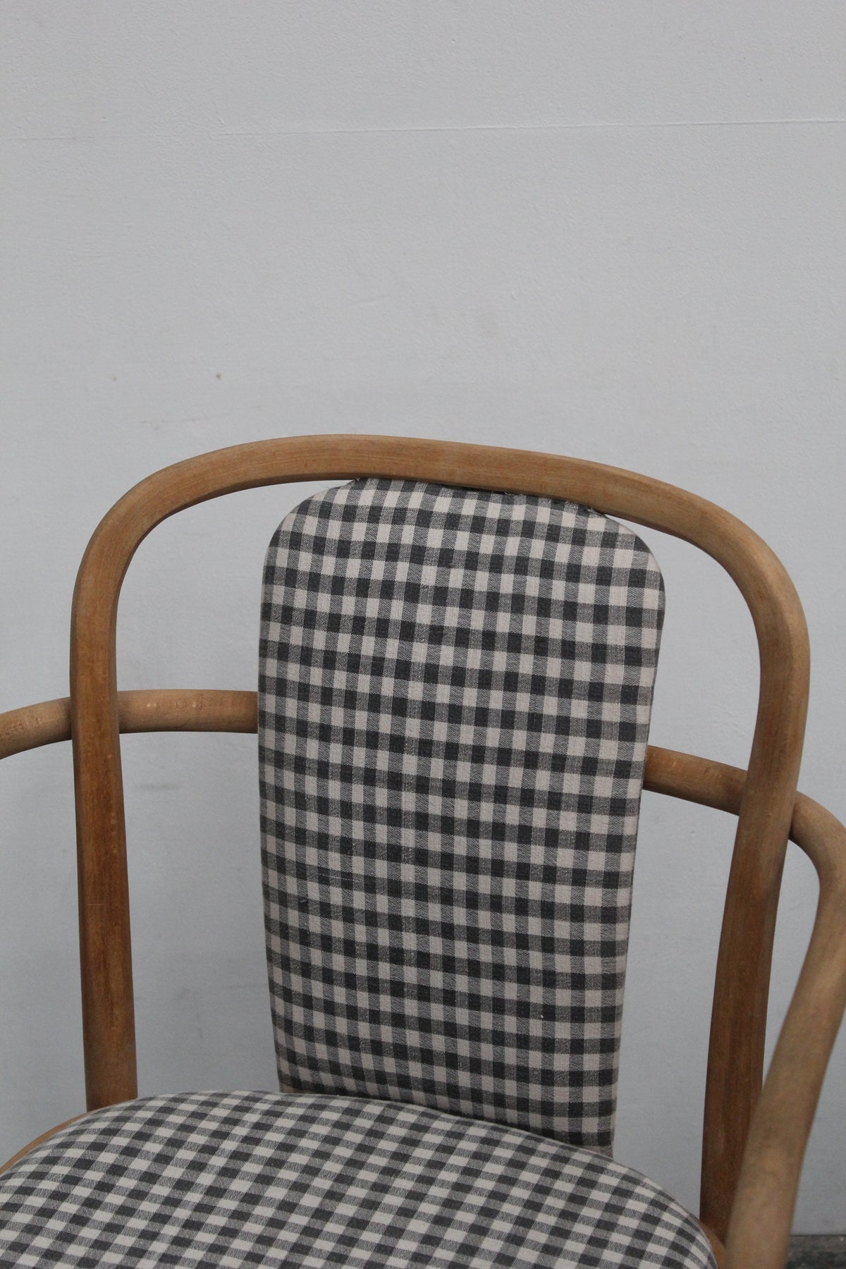 #1041 arm chair