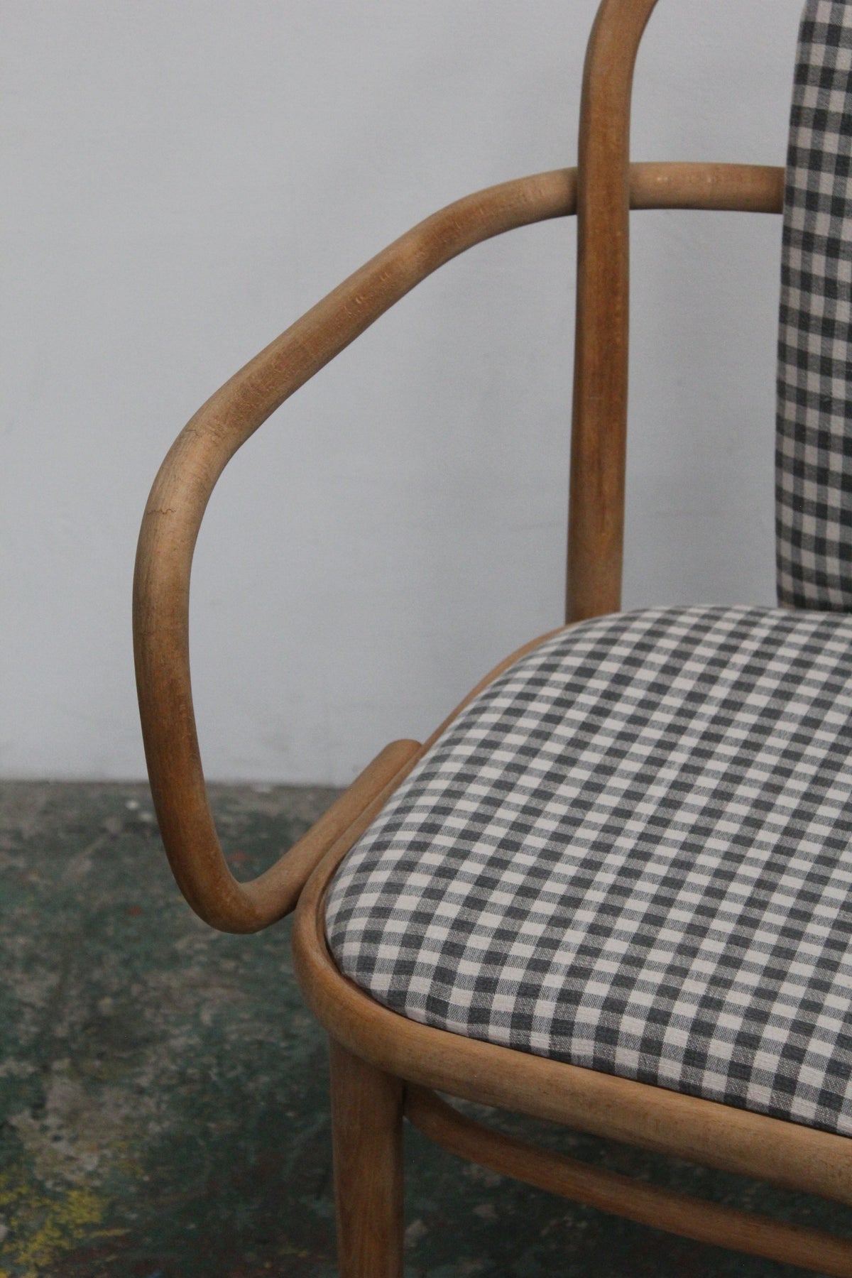 #1041 arm chair