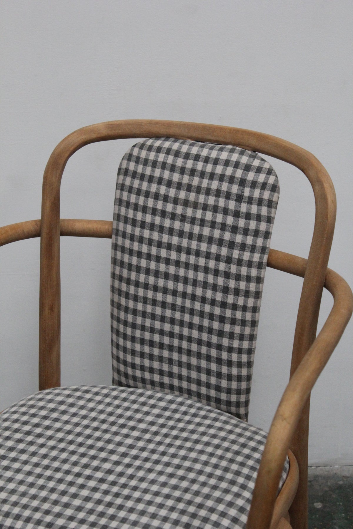 #1041 arm chair