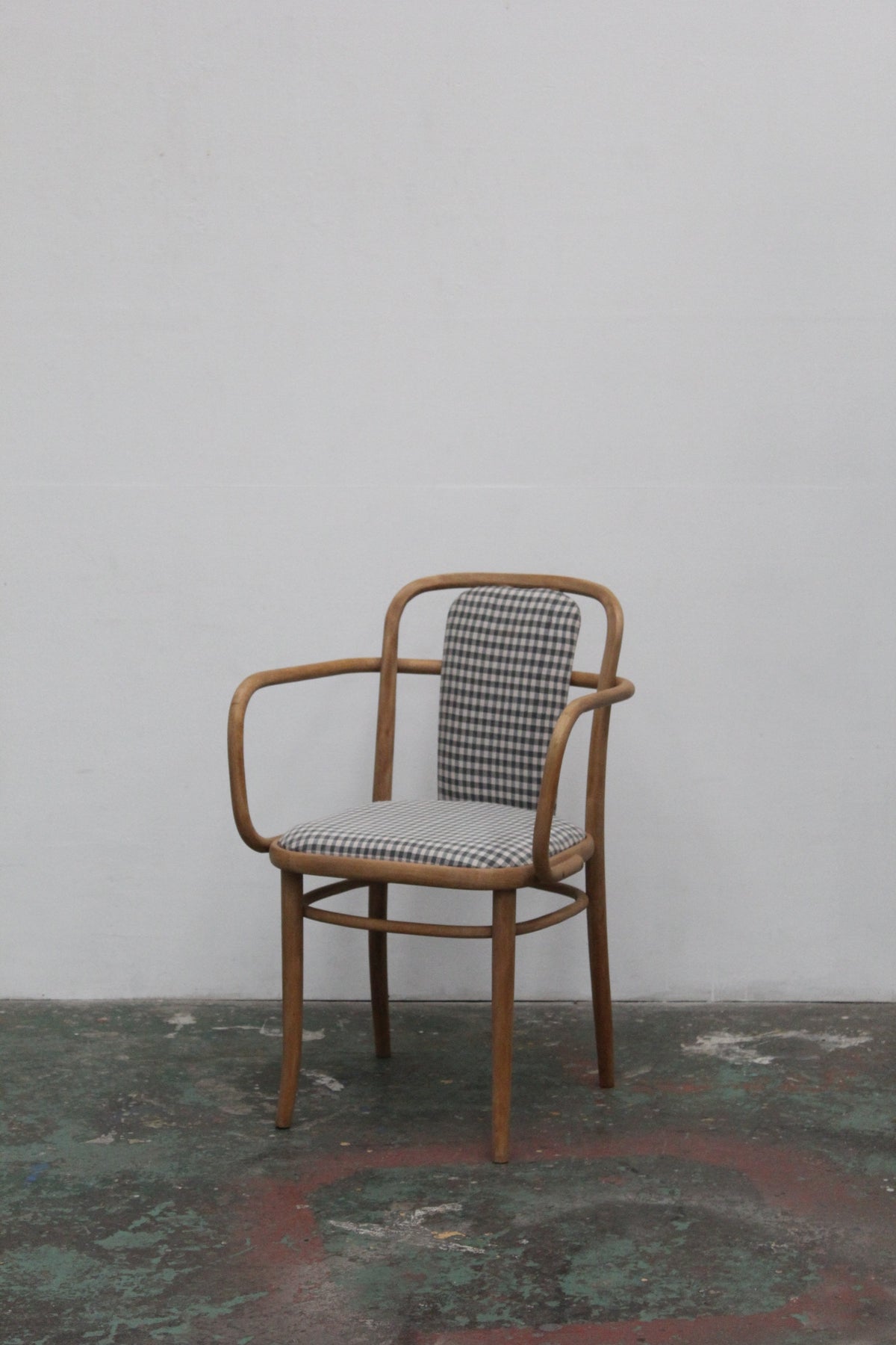 #1041 arm chair
