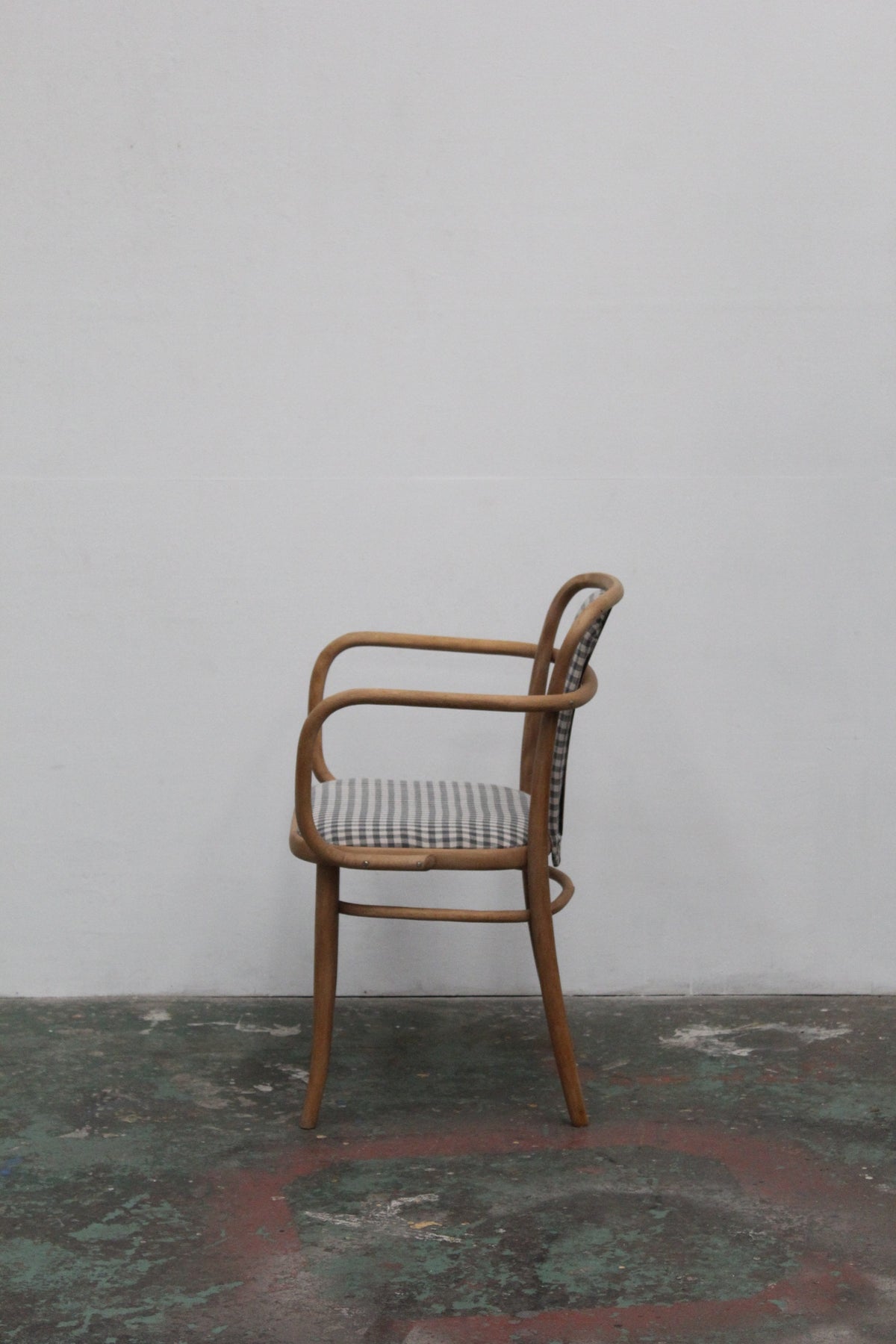 #1041 arm chair