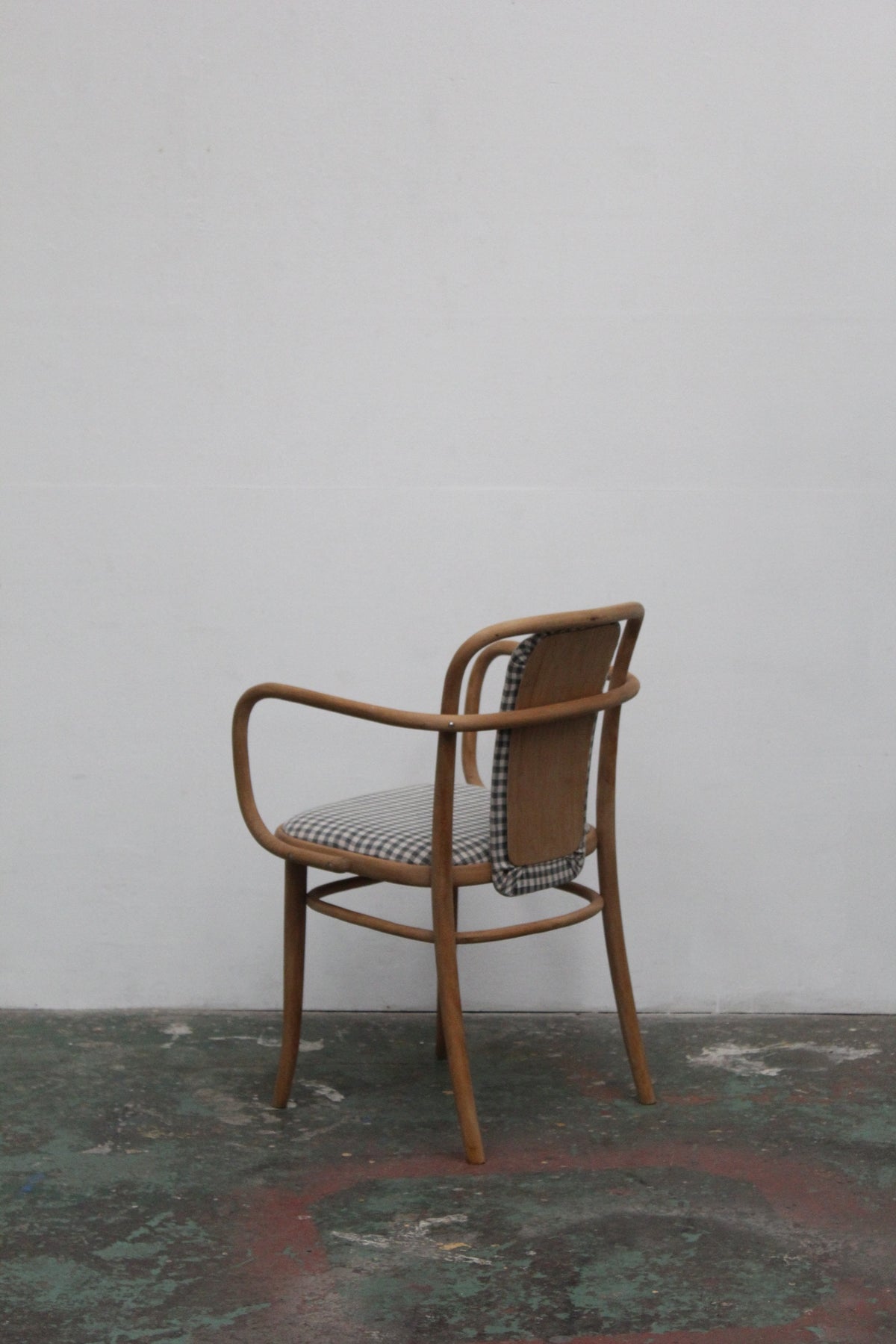 #1041 arm chair