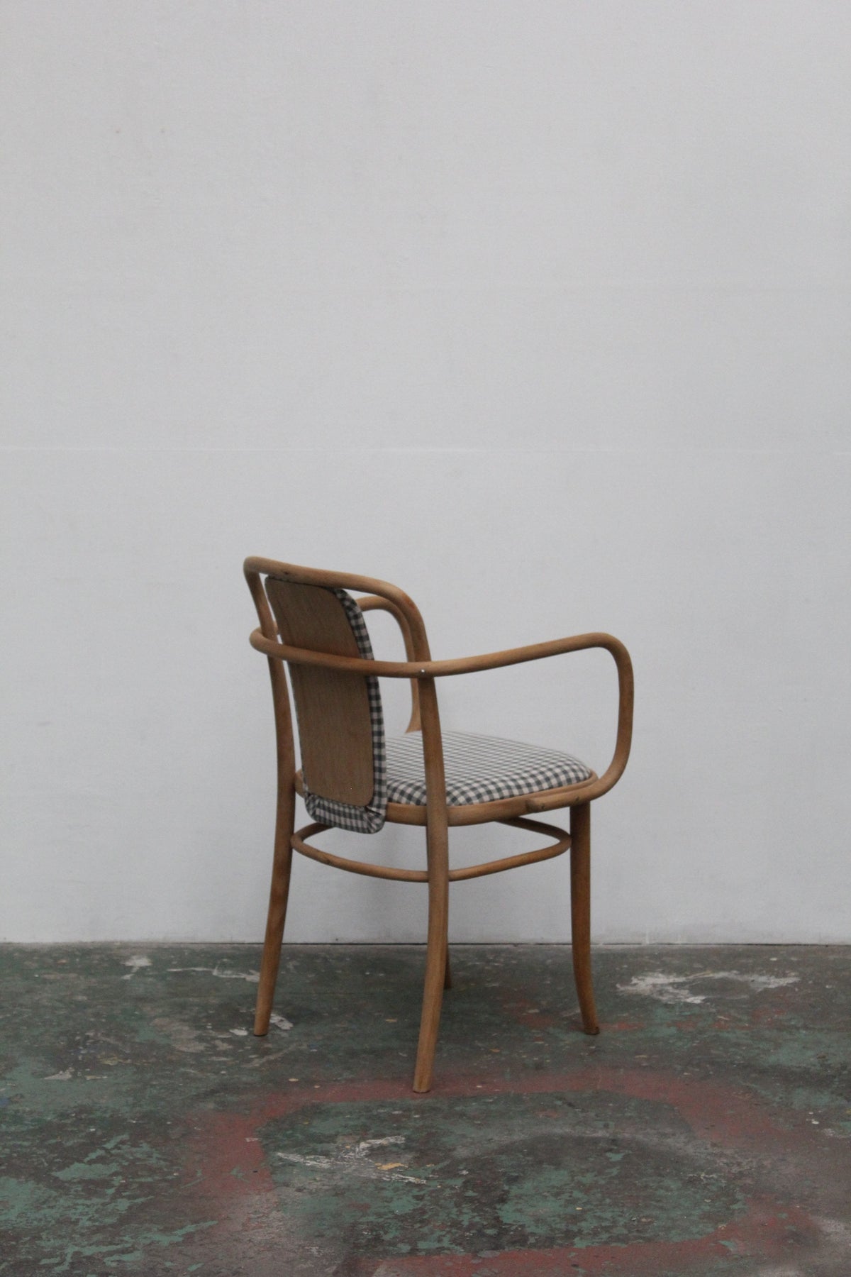 #1041 arm chair