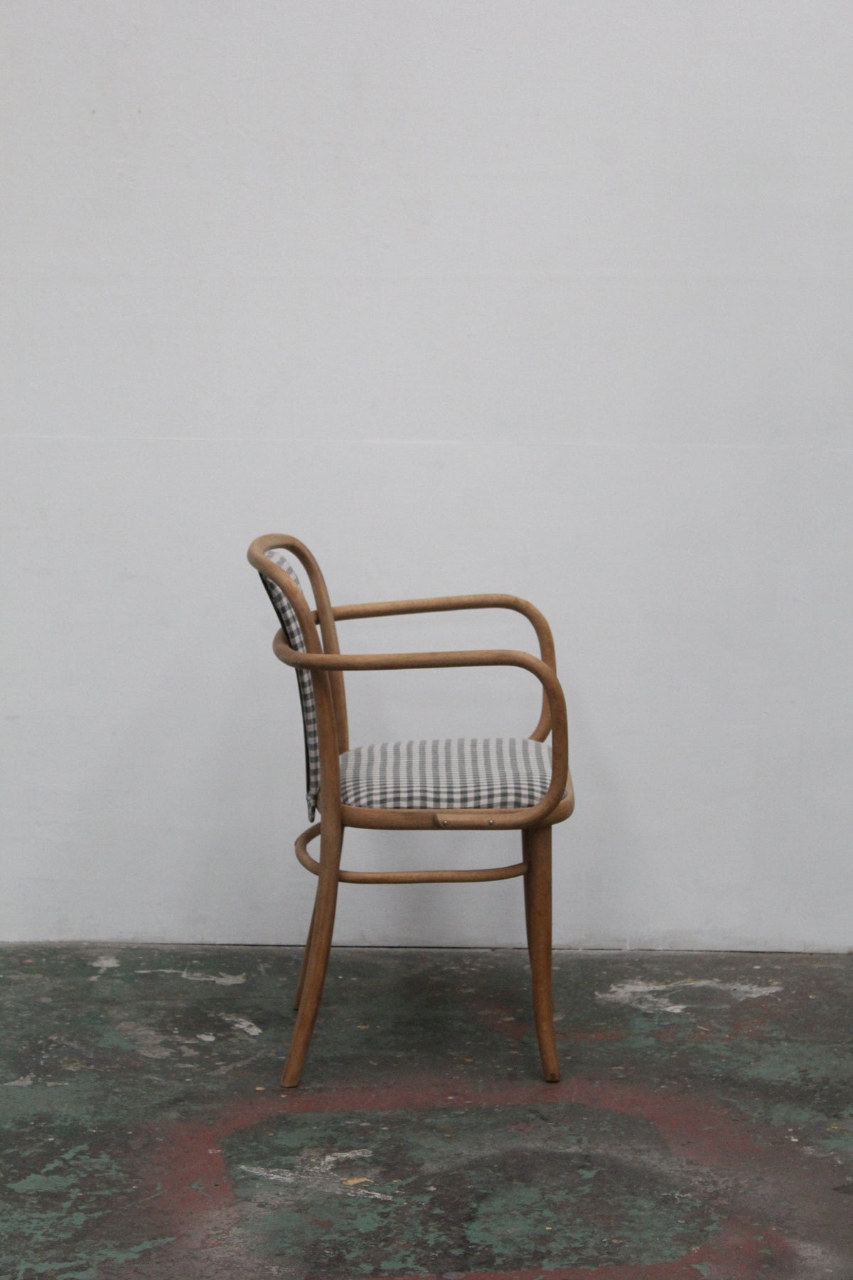 #1041 arm chair