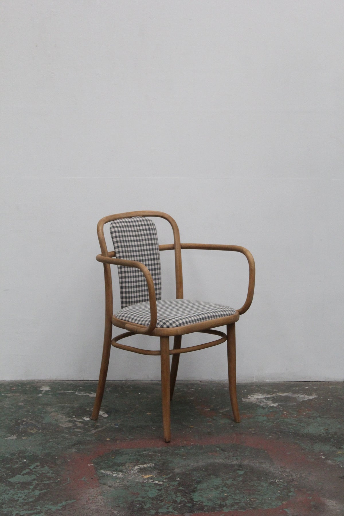 #1041 arm chair