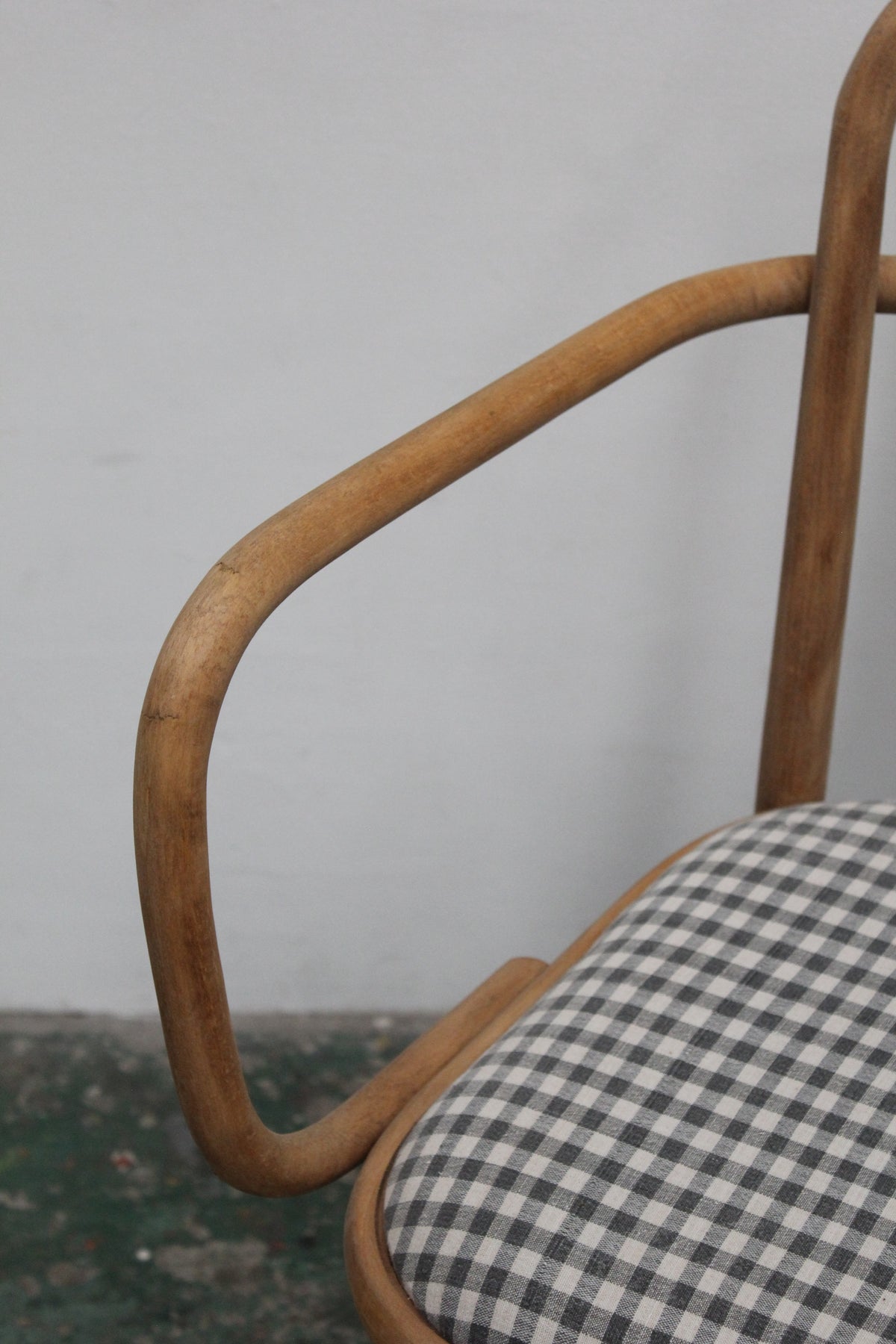 #1041 arm chair