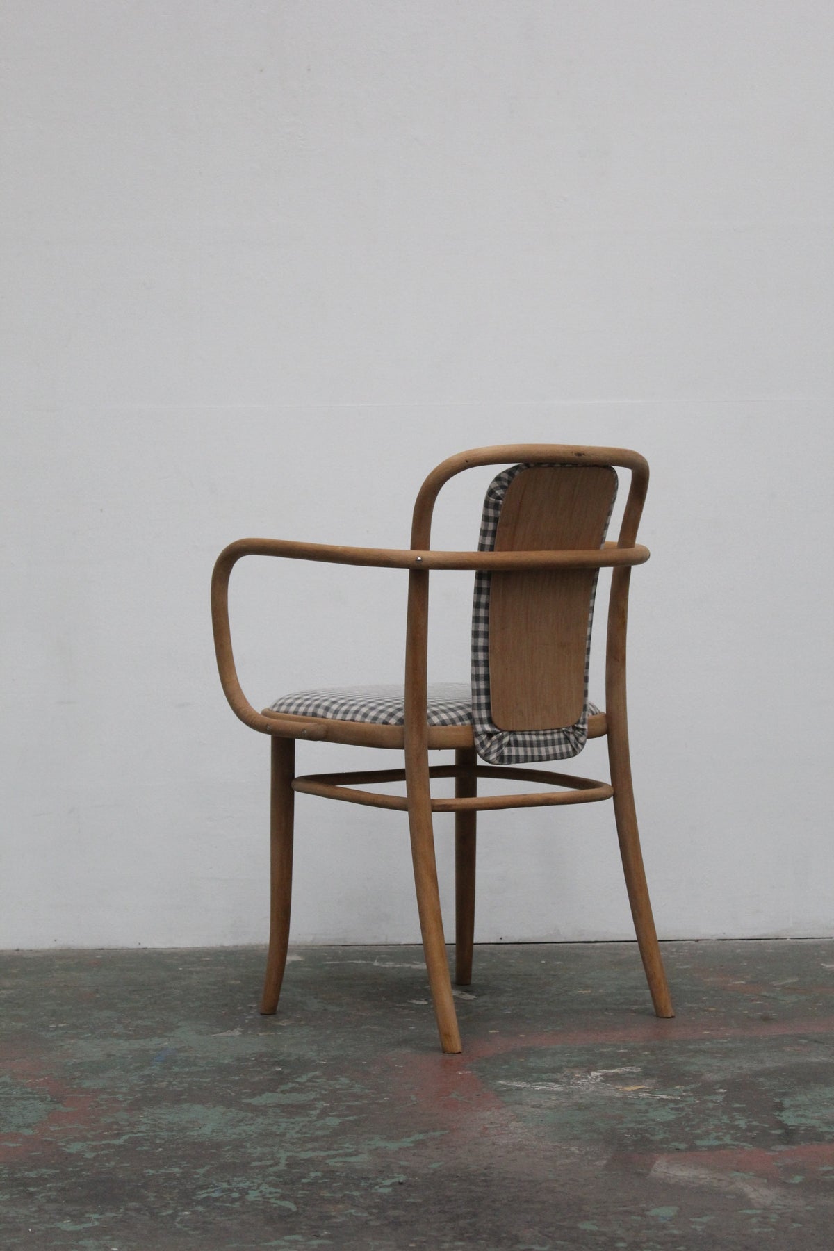 #1041 arm chair