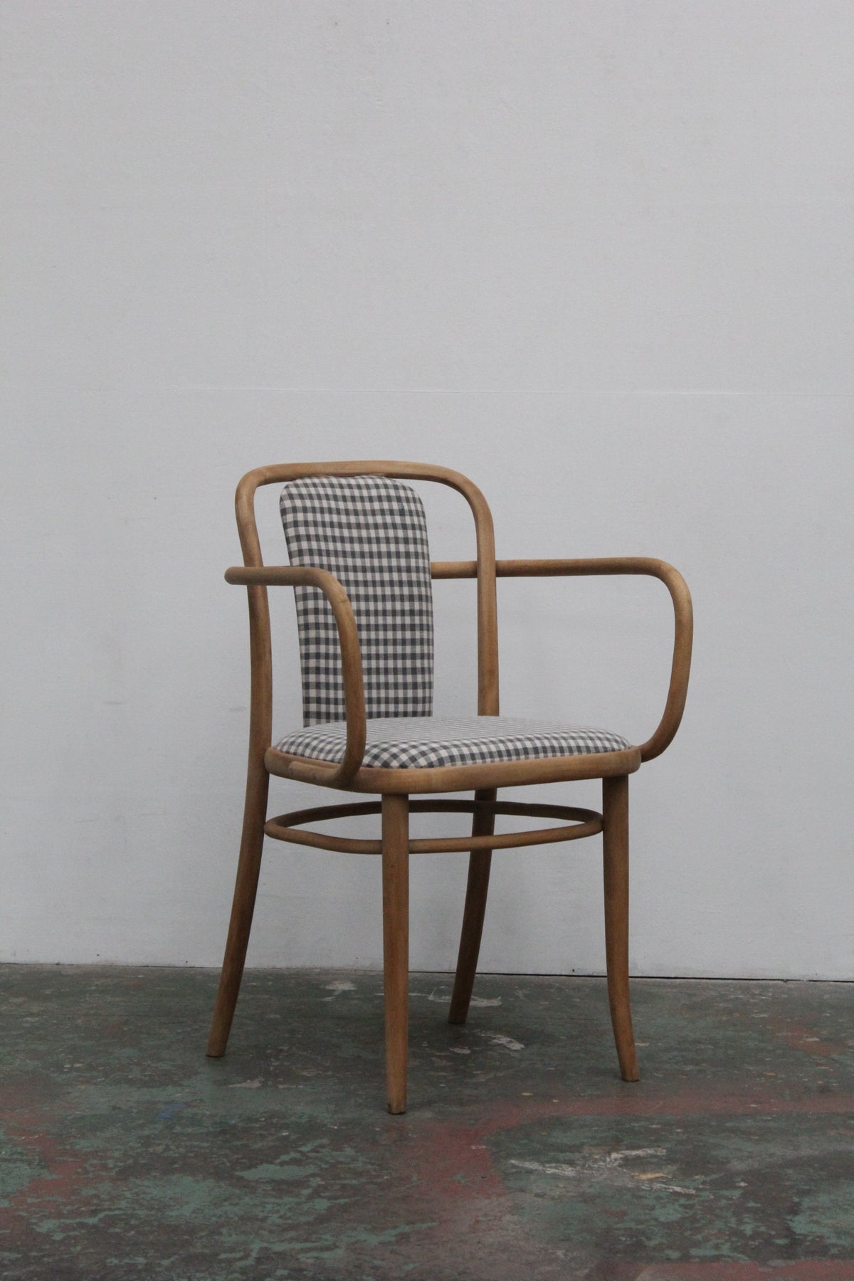 #1041 arm chair