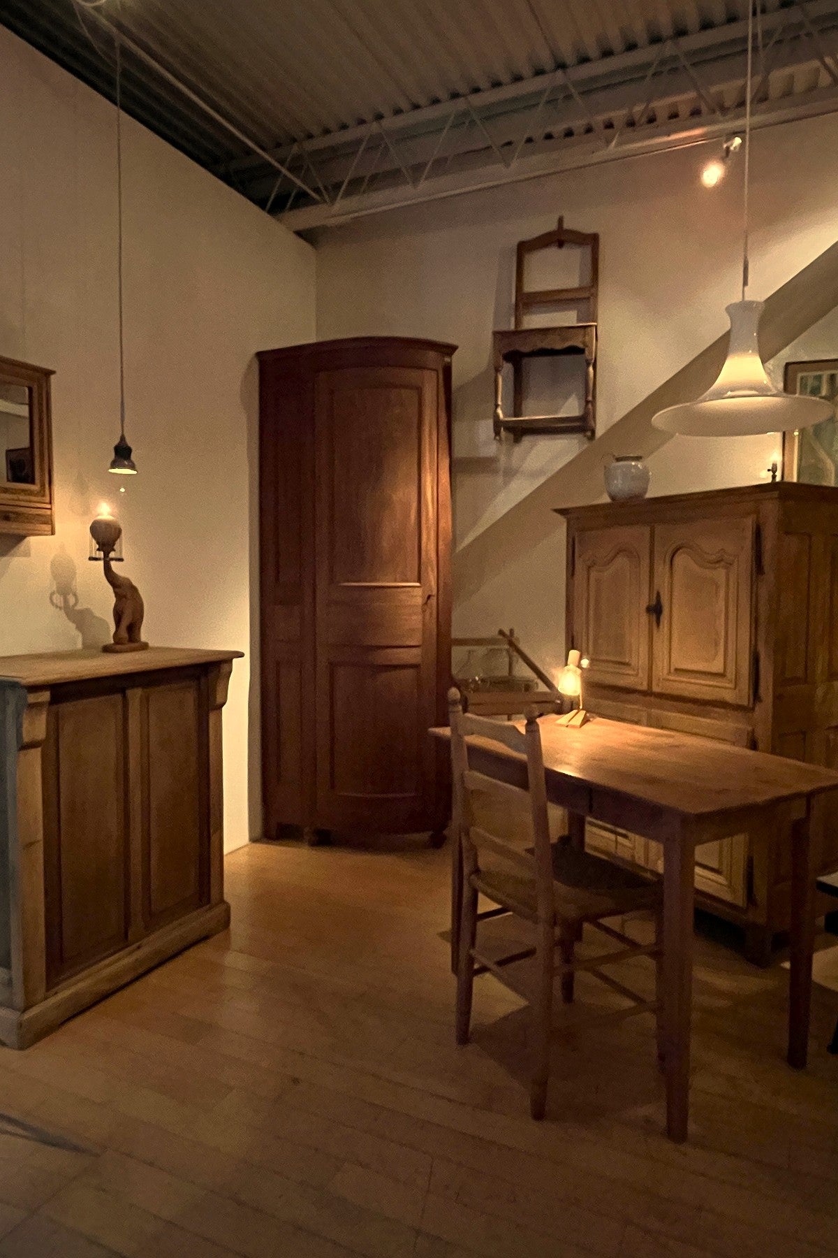 #1568 table