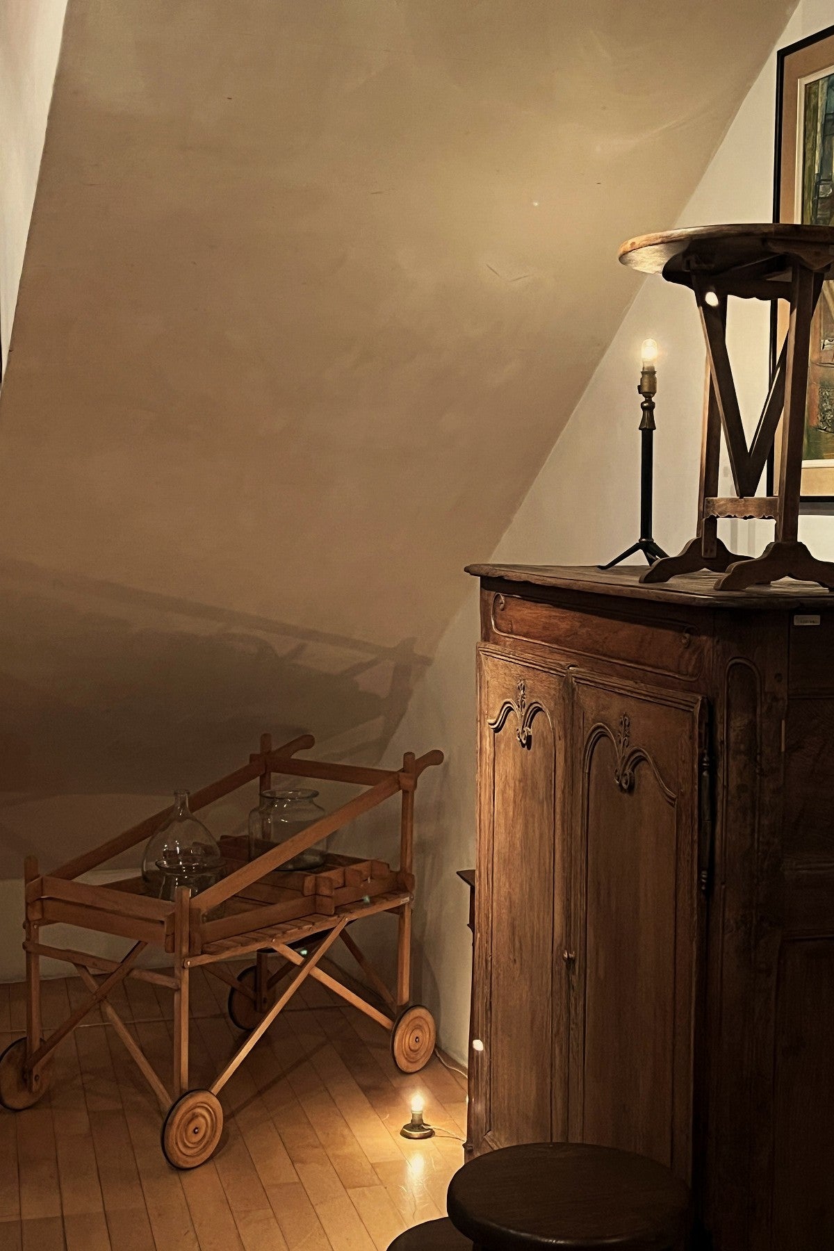 #1584 side table