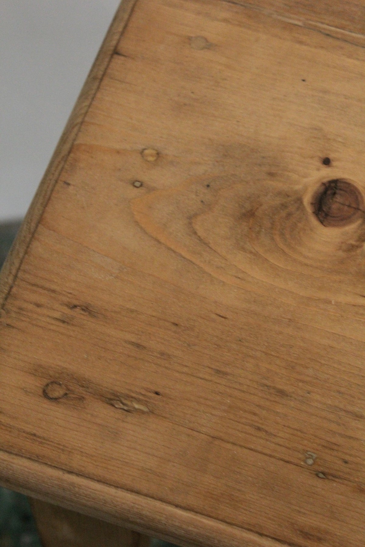 #0943 table