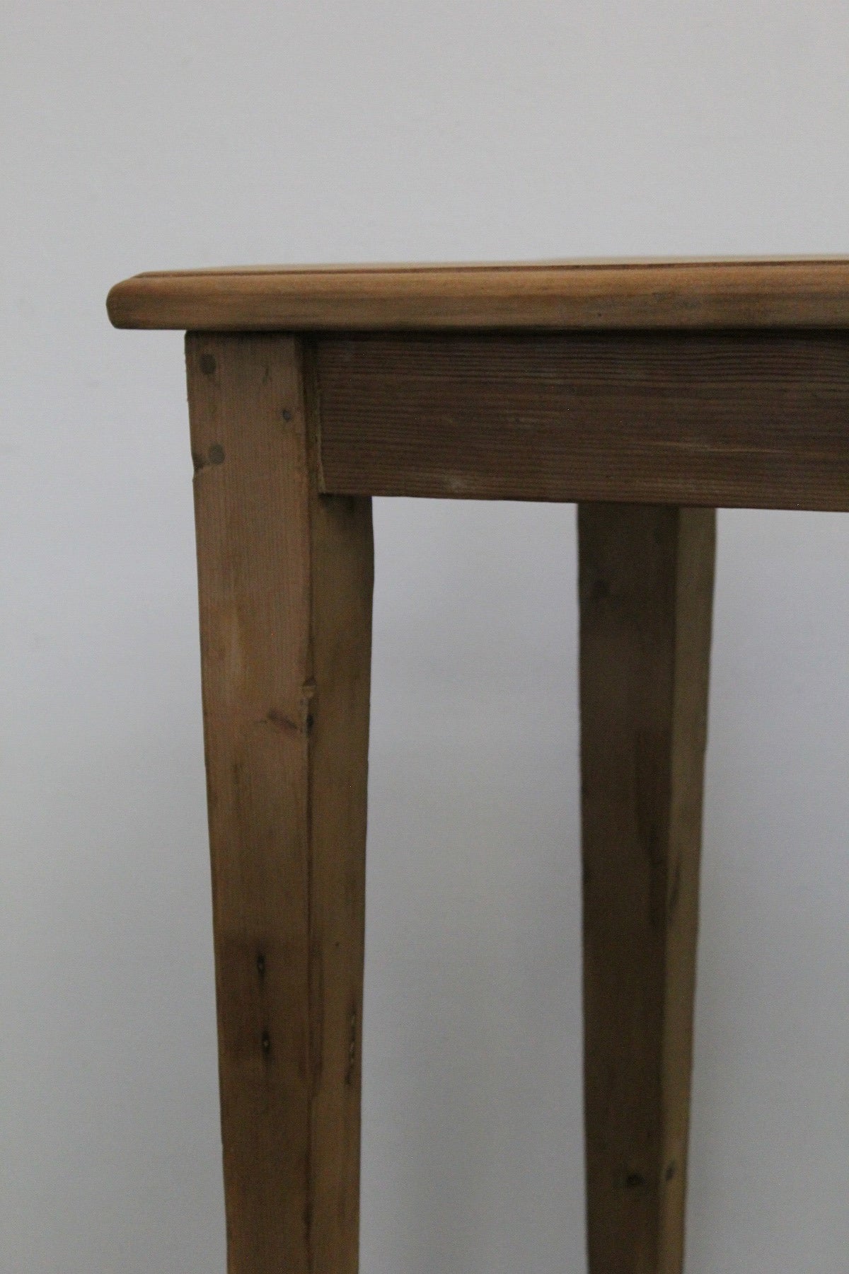 #0943 table